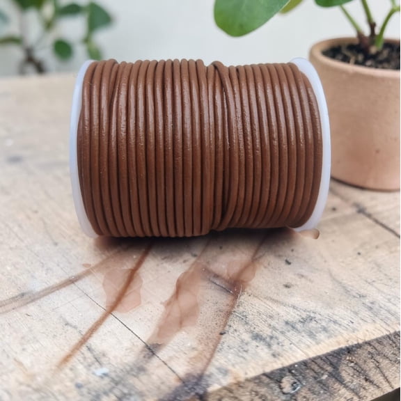 Hottmess Round Leather Cord, 2 mm, 25 Yards, Light Brown