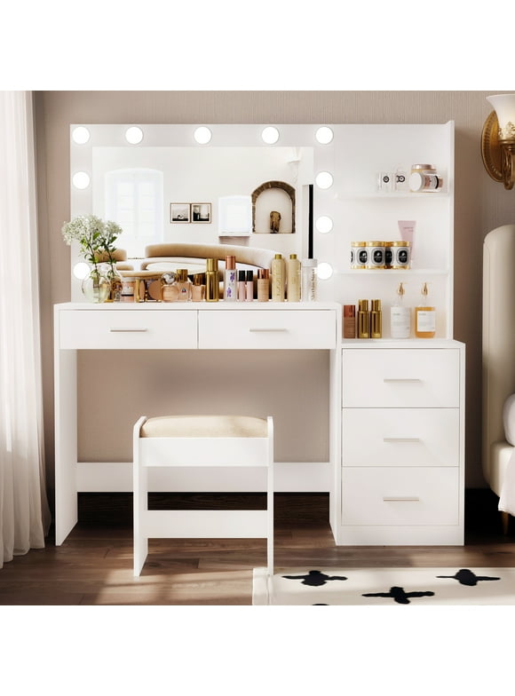 Lighted Makeup Vanity in Makeup Vanities