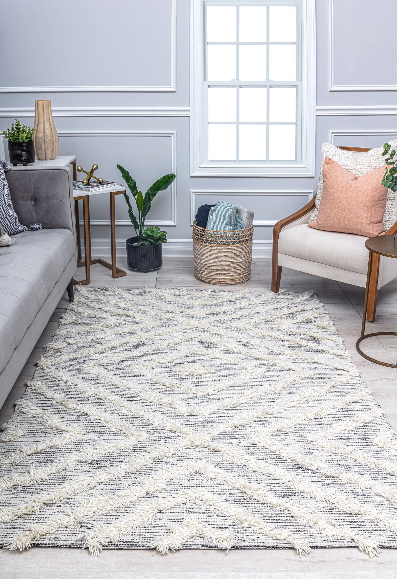 Gray and White Diamond Pattern Wool Area Rug, 8' x 10'