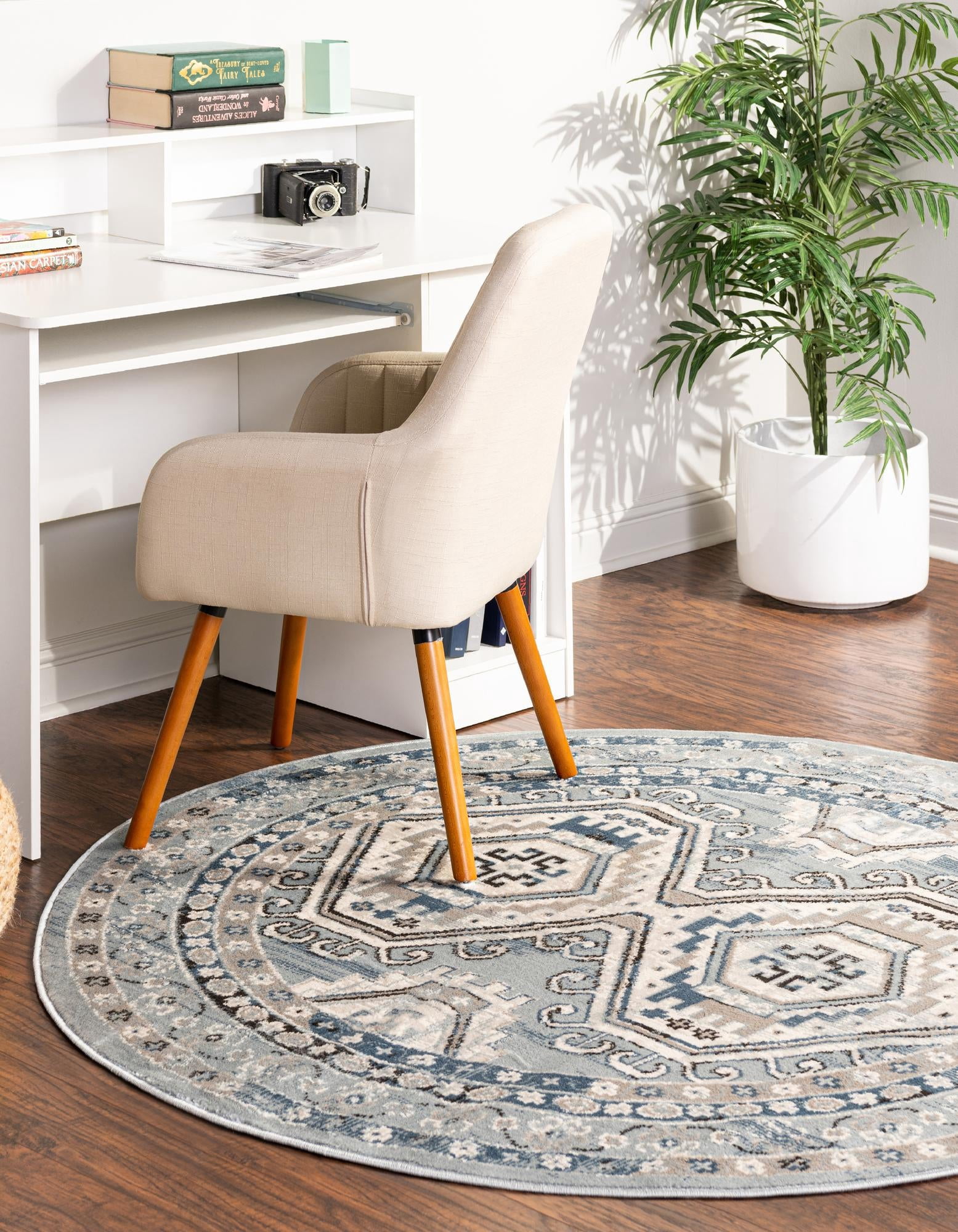 Rugs.com Charlotte Collection Rug – 5 Ft Round Light Blue Low-Pile Rug ...