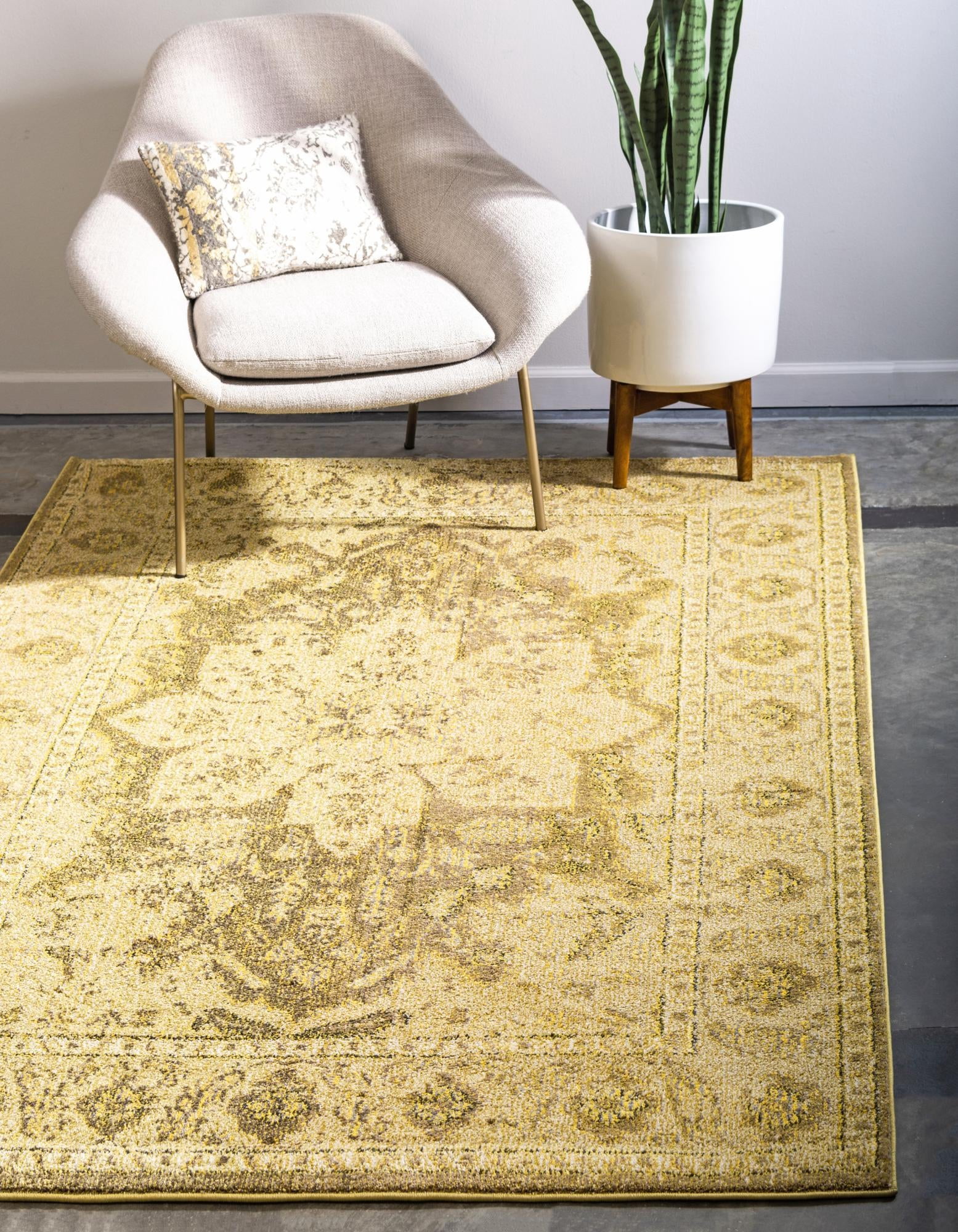 Rugs.com Fleur Collection Rug – 10' x 16' Beige Medium-Pile Rug Perfect ...