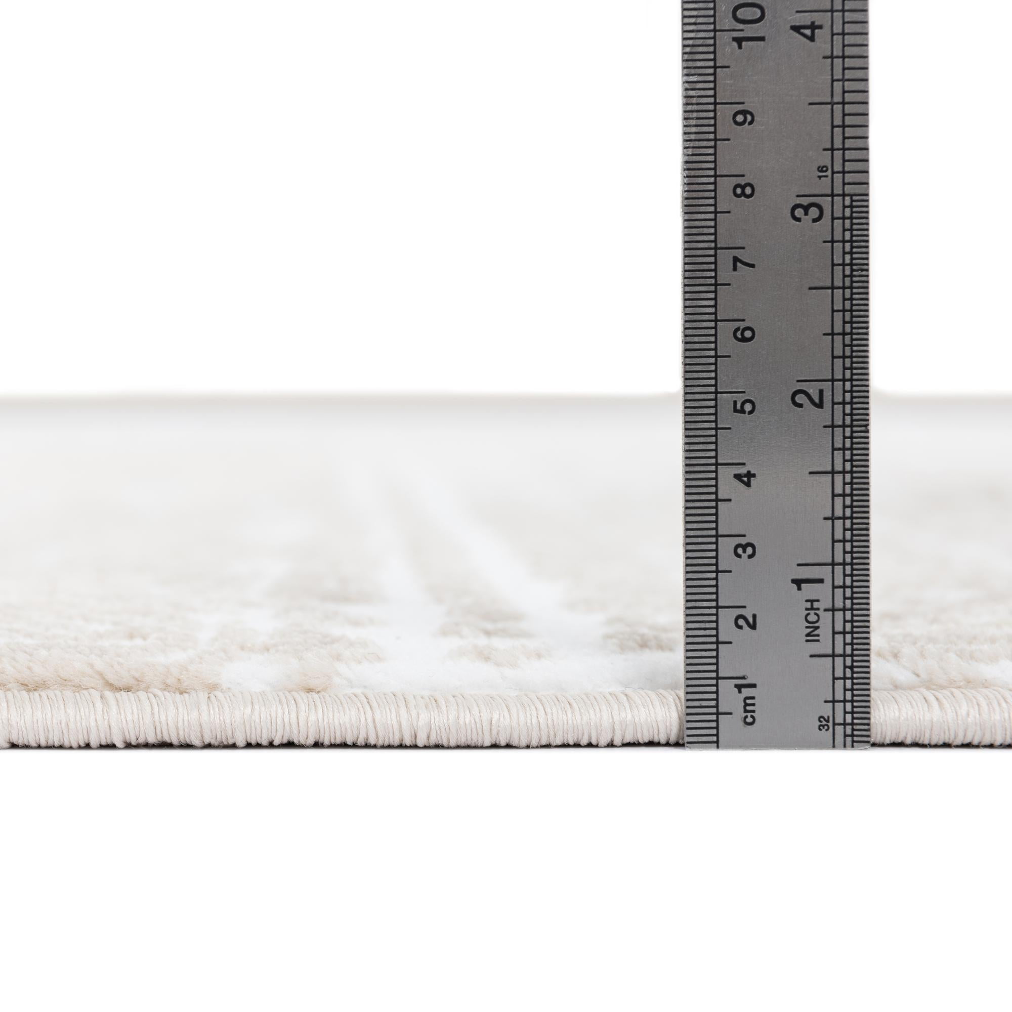 Hermitage 8' Octagon Snow White Geometric Synthetic Rug