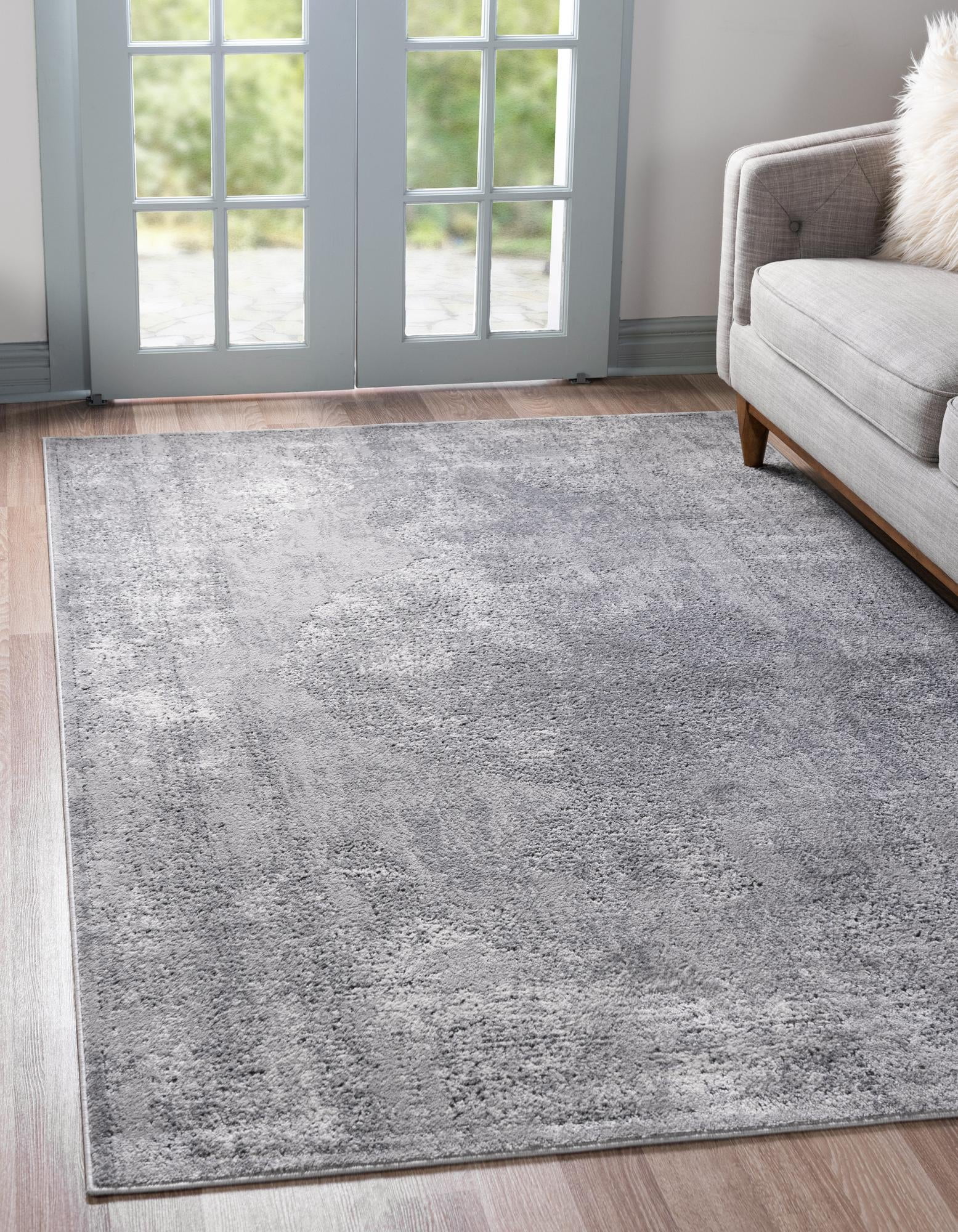 Gray 6' x 9' Oriental Synthetic Stain-Resistant Area Rug