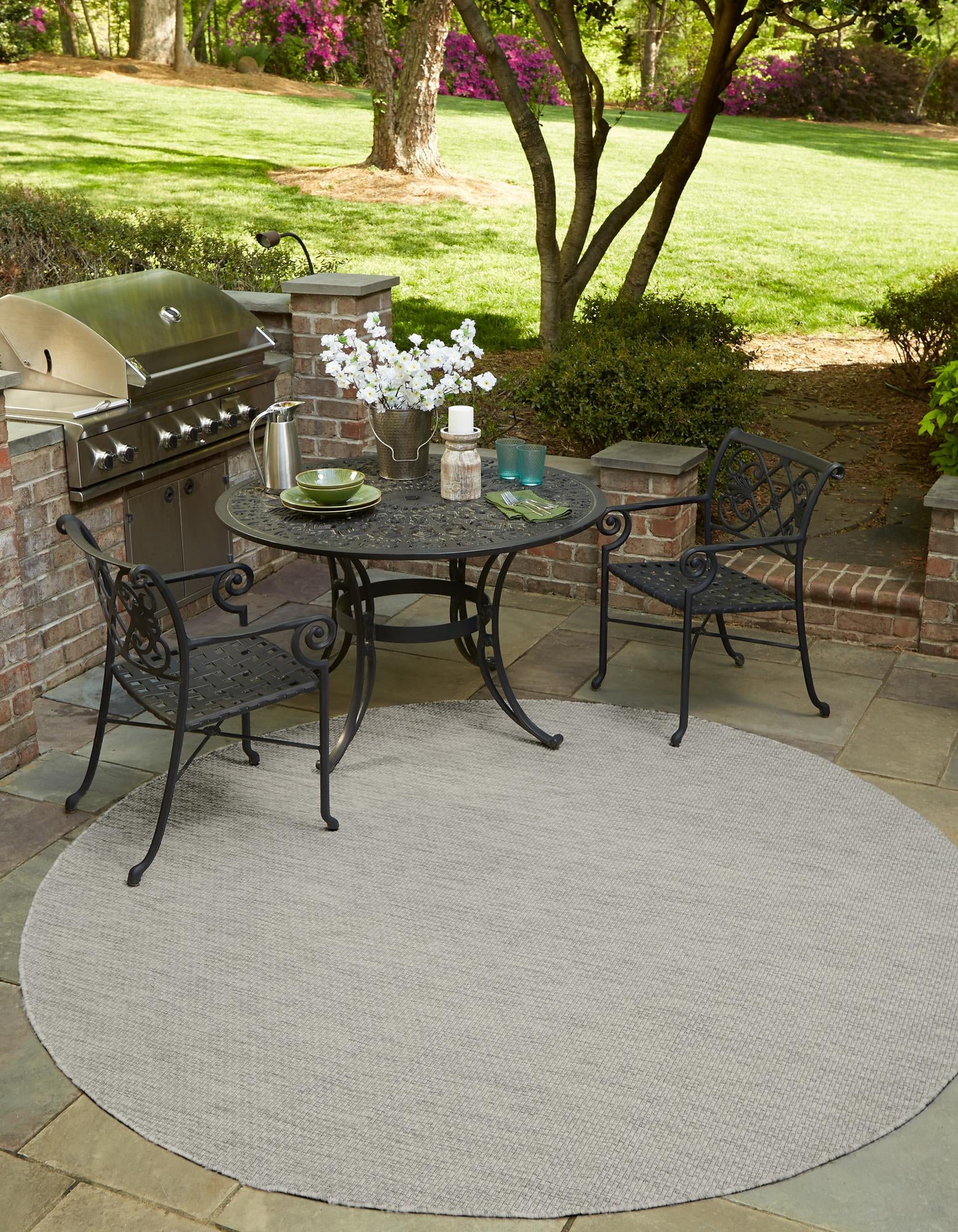 Rugs.com Outdoor Solid Collection Rug – 8 Ft Round Light Gray Flatweave ...