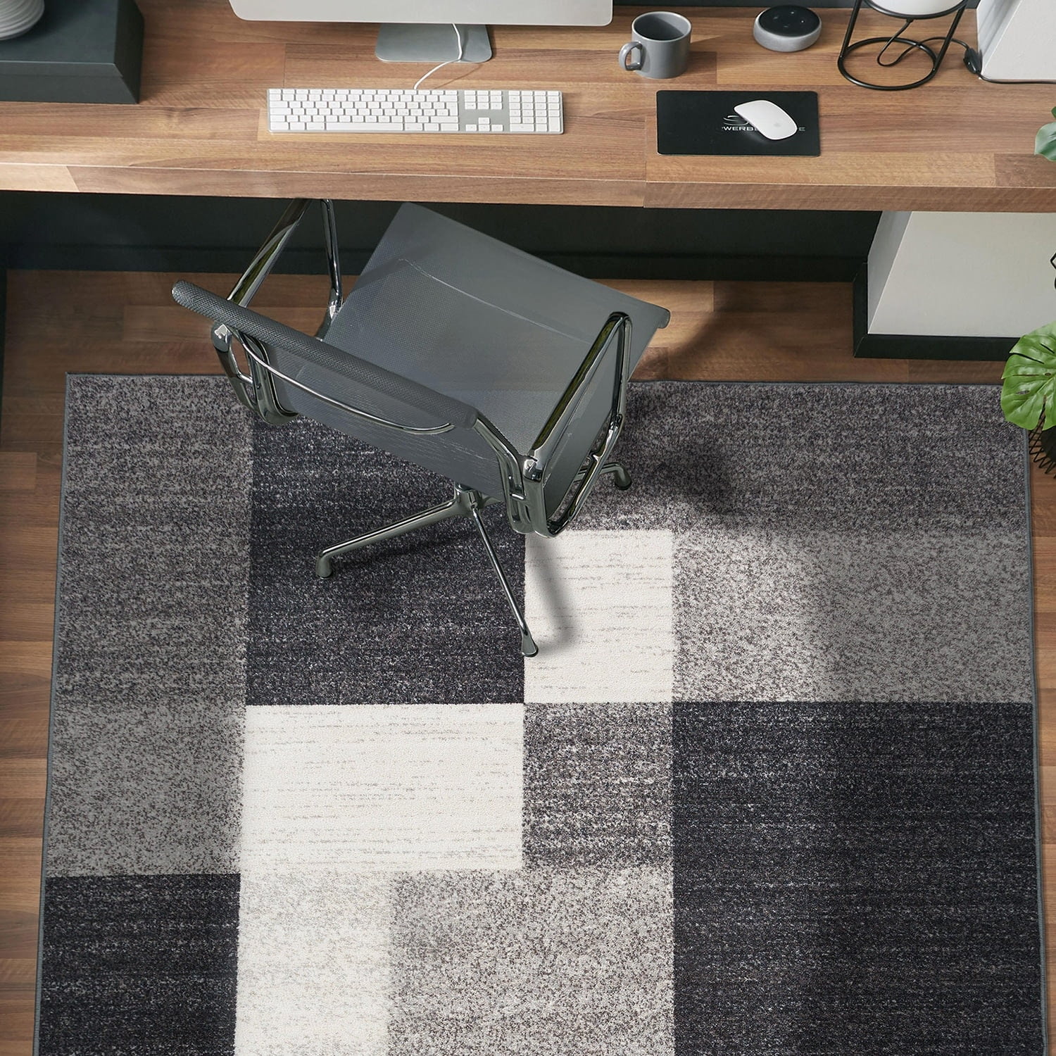 Gray Geometric Tufted Washable Reversible Area Rug 6'6" x 9'