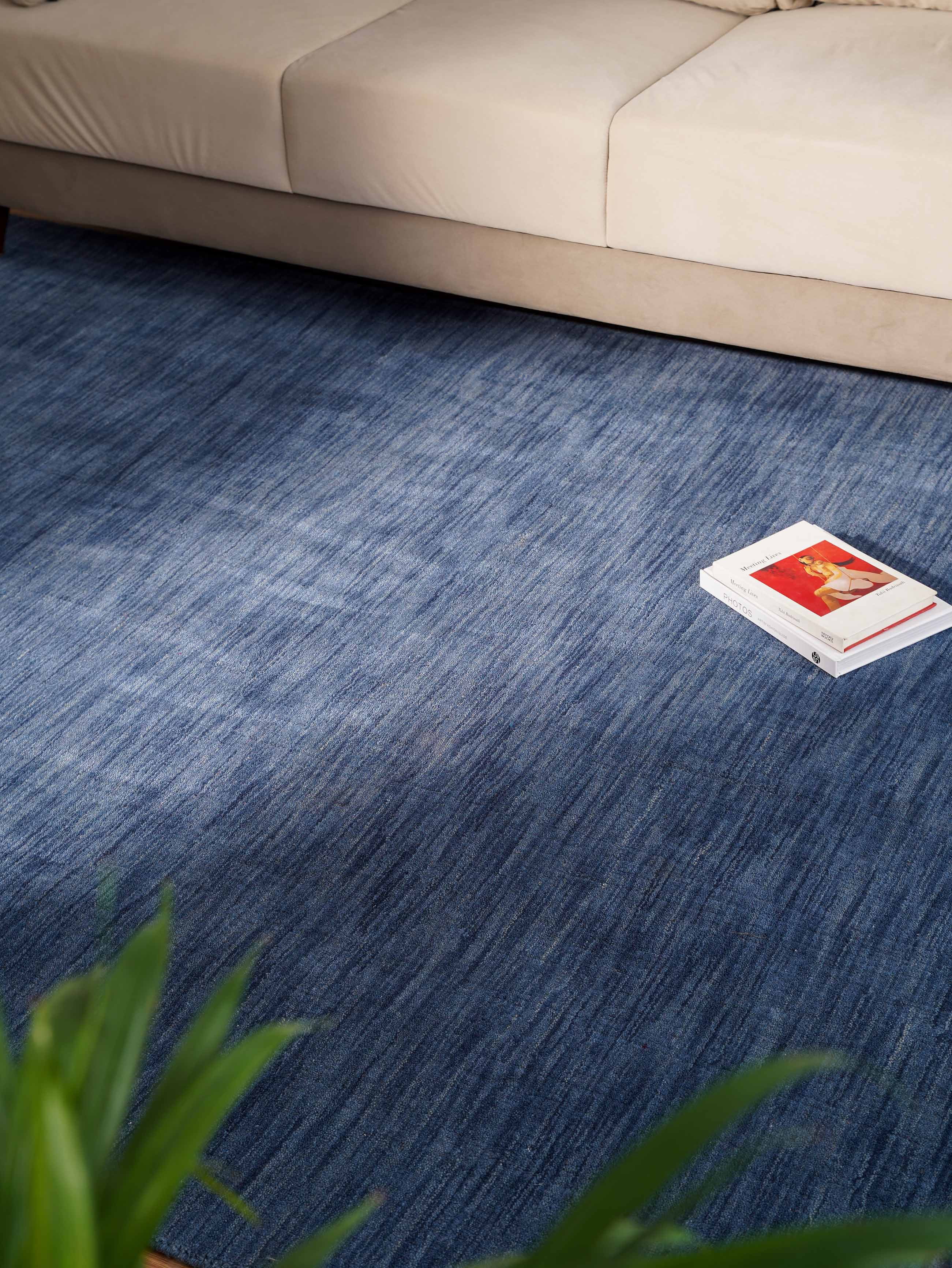 Hand-Knotted Blue Wool 4' x 6' Rectangular Rug