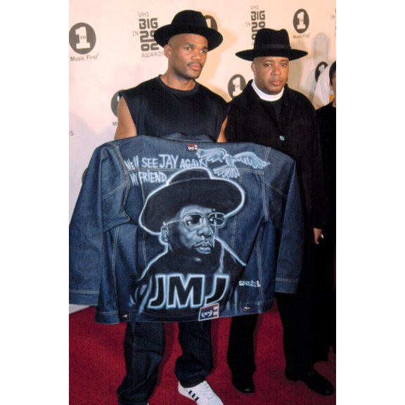 Run-Dmc Show A Memorial Piece For Jam Master Jay At The Vh1 Best In 2002 Awards 12152002 La Ca By Robert Hepler.