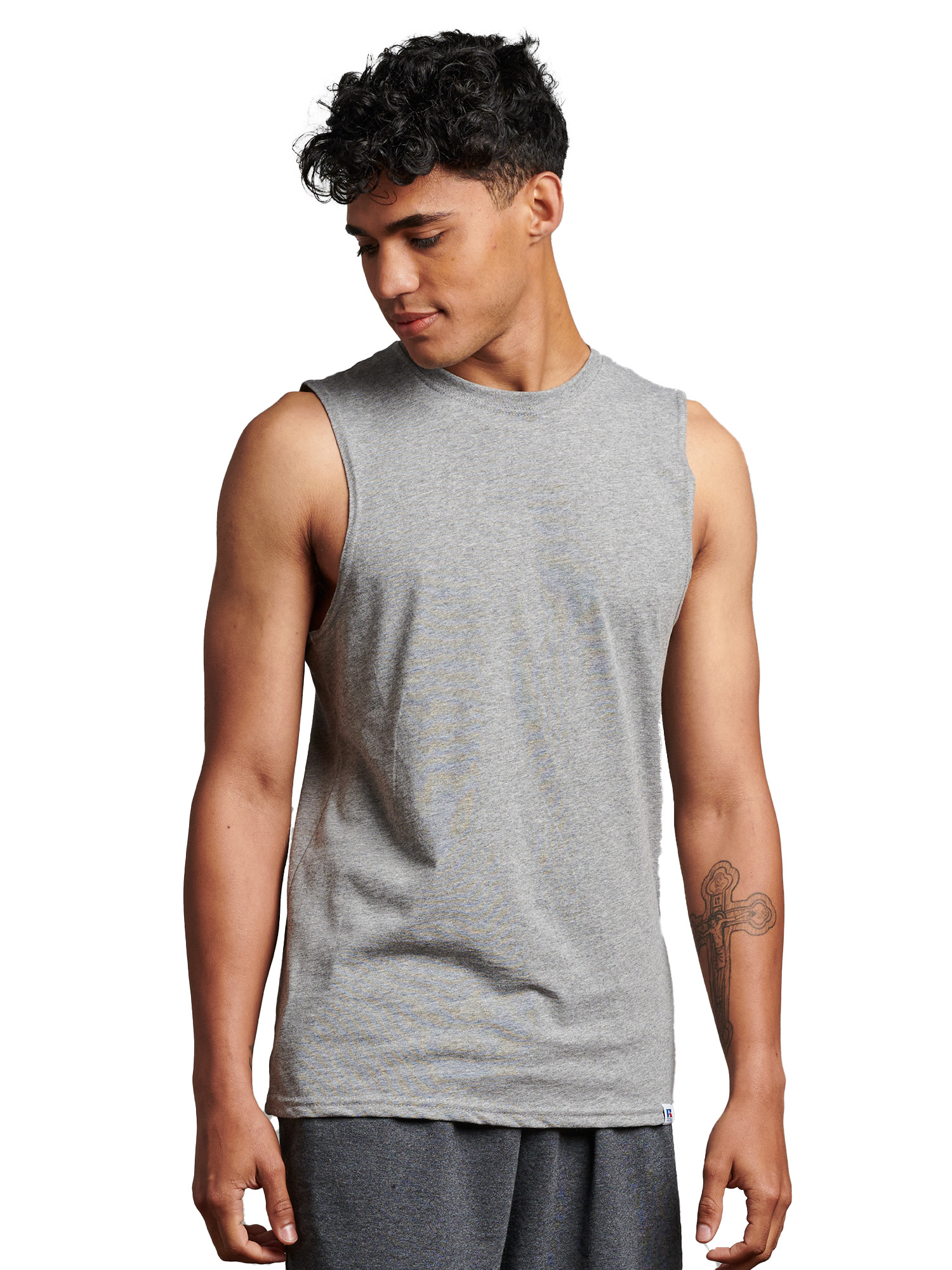 T-shirt Manica Corta Russell Athletic: Il Classico Intramontabile Per Uomo. Girocollo A Costine, Tessuto 100% Cotone Morbidissimo, Logo Ricamato Sul Petto. Perfetta Per Tutti I Giorni, Da Sola O Sotto Una Felpa. Colore Unito, Semplice E Di Qualità.