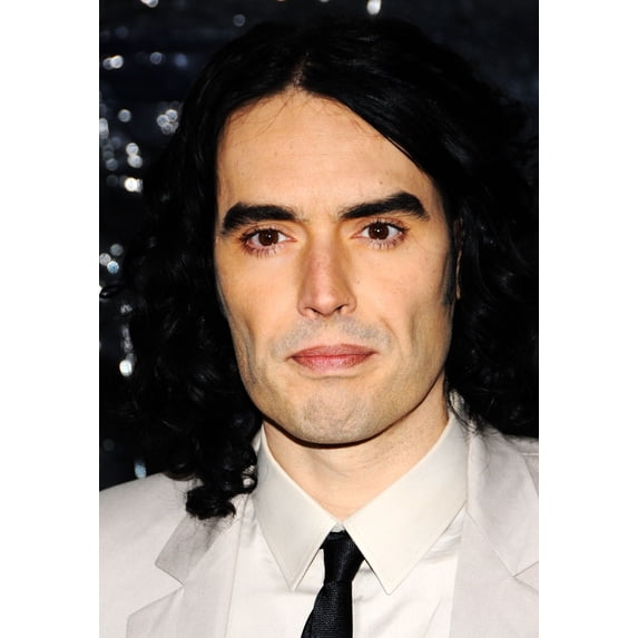 Russell Brand At Arrivals For Arthur Premiere The Ziegfeld Theatre New York Ny April 5 2011. Photo By Desiree