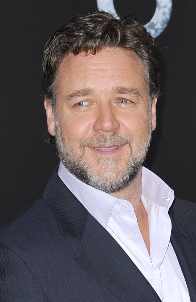 Russell Crowe At Arrivals For Man Of Steel Premiere Canvas Art - (16 x 20)