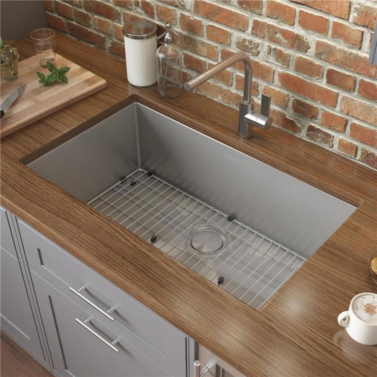 Ruvati 33-Inch Stainless Steel Undermount Kitchen Sink with Single Bowl