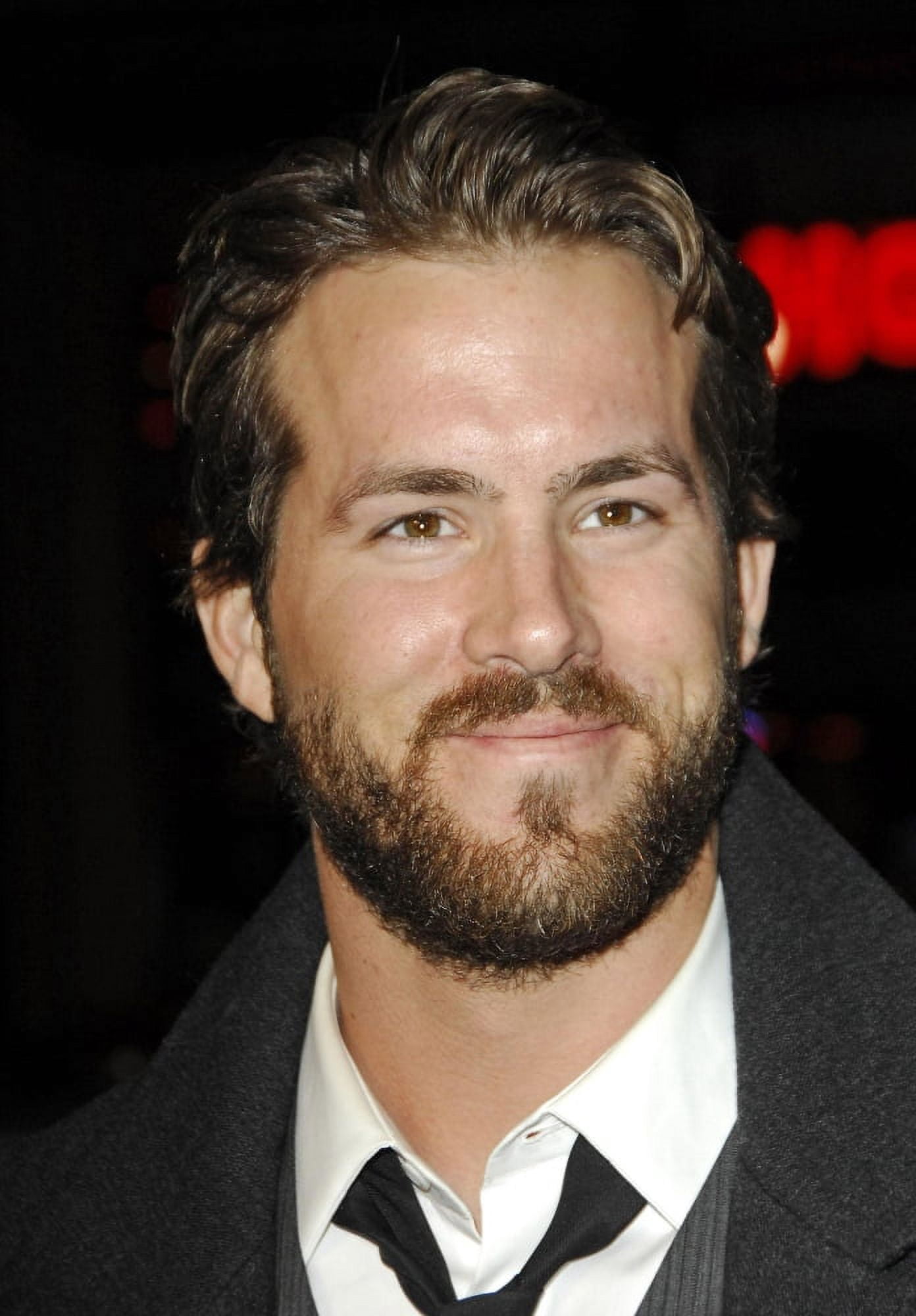 Ryan Reynolds At Arrivals For LA Premiere Smokin Aces Canvas Art -  (16 x 20)