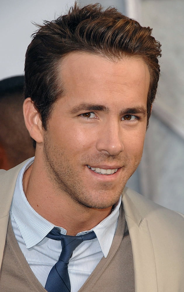 Ryan Reynolds At Arrivals For The Proposal Premiere Canvas Art - (16 x 20)