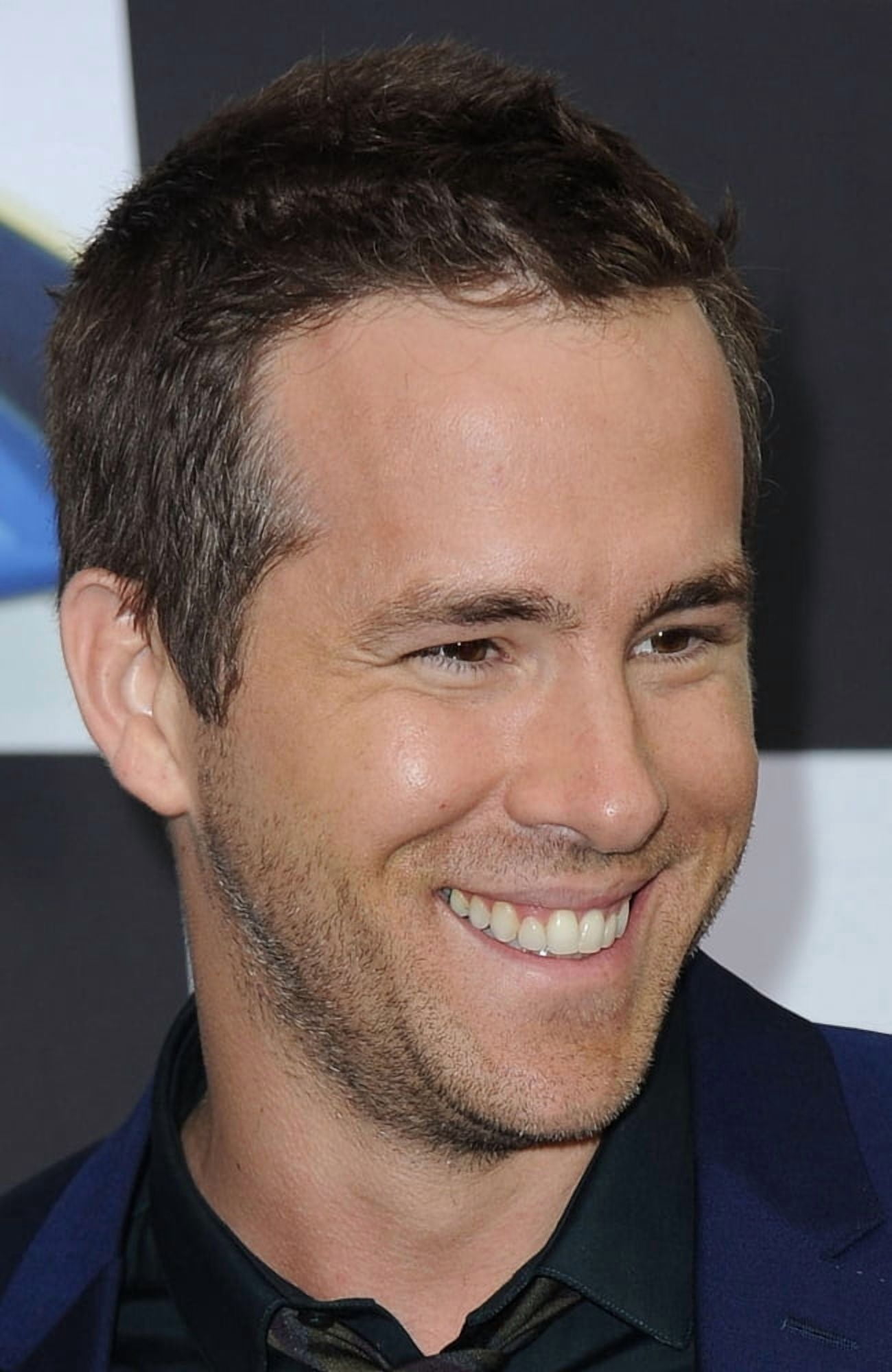 Ryan Reynolds At Arrivals For Turbo Premiere Canvas Art -  (16 x 20)
