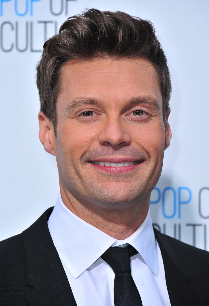 Ryan Seacrest At Arrivals For E Network Upfronts Presentation Canvas Art -  (16 x 20)