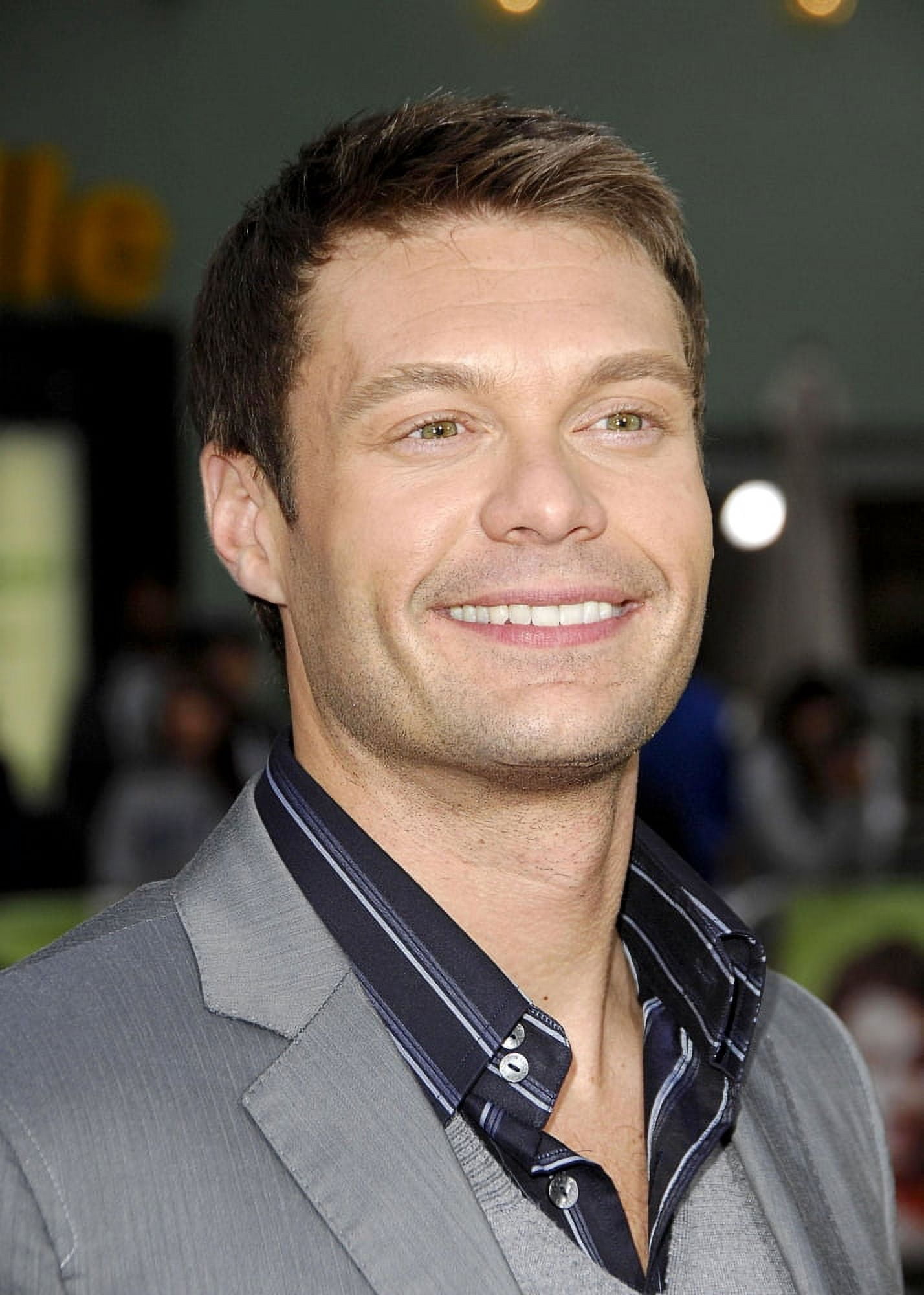 Ryan Seacrest At Arrivals For Knocked Up Premiere By Universal Pictures Canvas Art - (16 x 20)