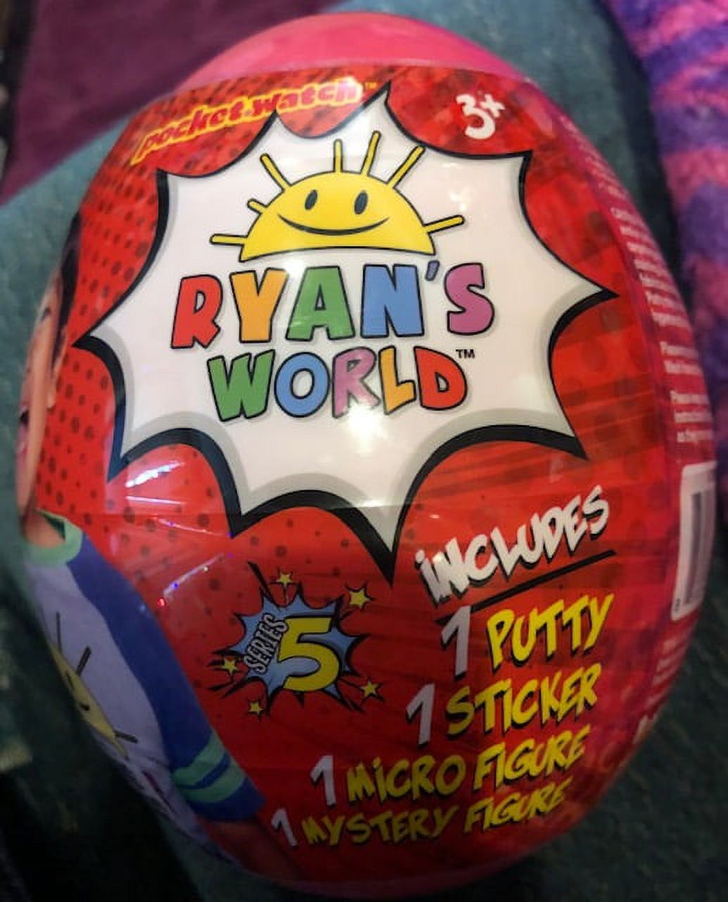 Ryan's World Mini Mystery Egg Serie 8, Uovo Con 5 Giocattoli Sorpresa: Figura, Micro Figura, Stucco E Adesivi, Per Bambini 3+