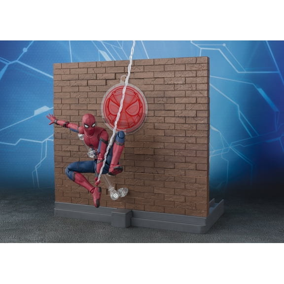 S.H. Figuarts Spiderman Homecoming (Home Made Suit) with Tamashii Option Act Wall Action Figure