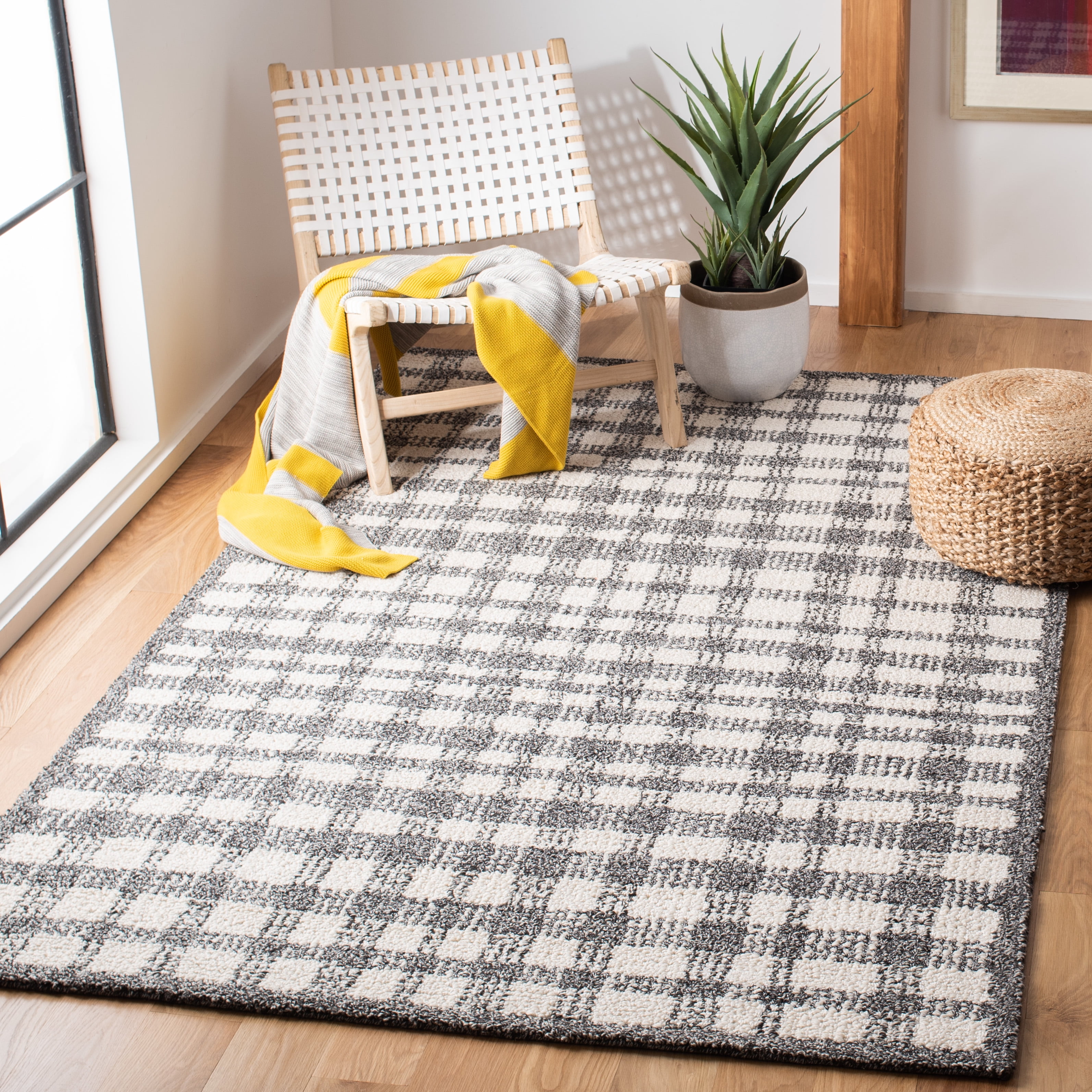SAFAVIEH Abstract Aleta Trellis Area Rug, Ivory/Black, 2' x 3'