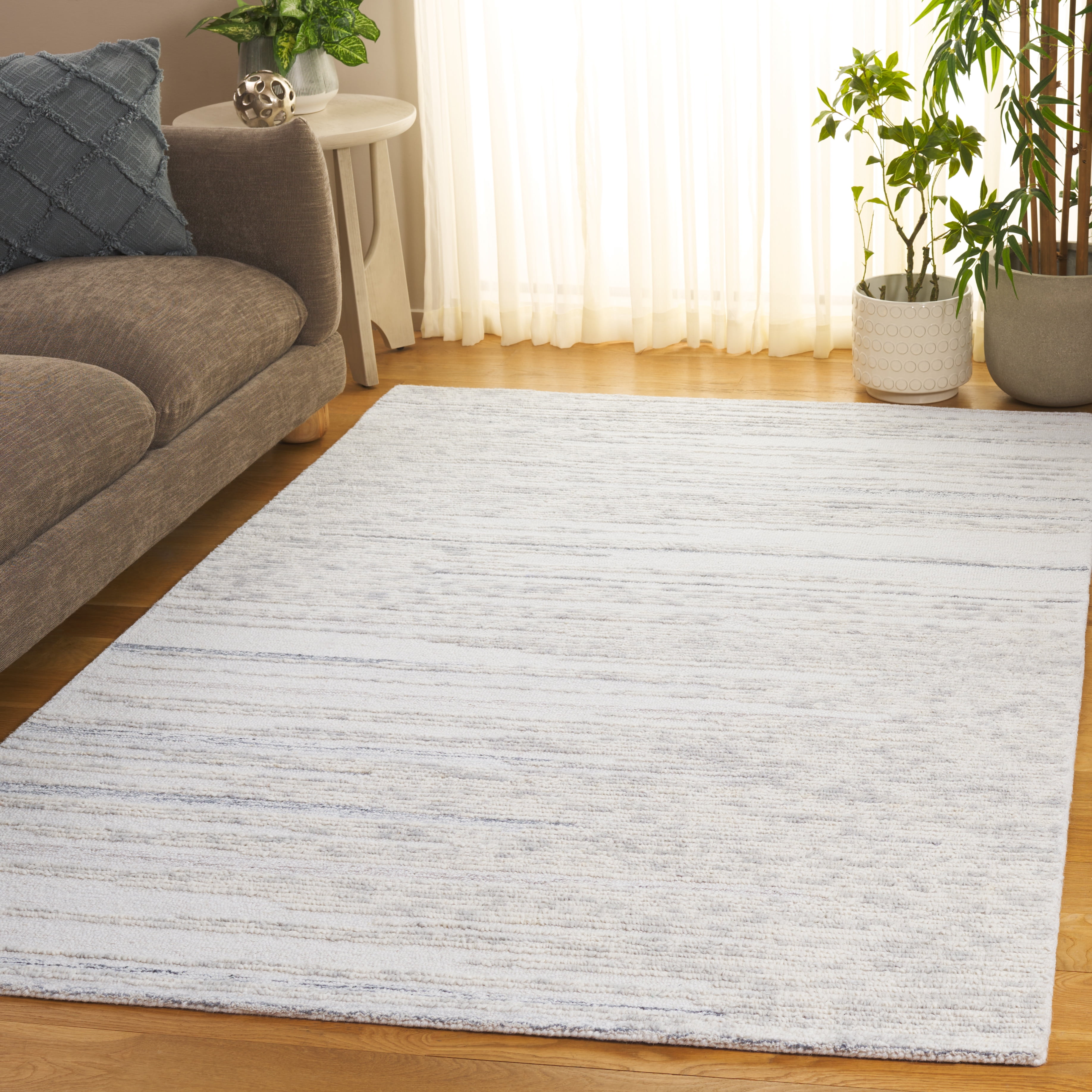 SAFAVIEH Abstract Amery Striped Area Rug, Gray/Ivory, 6' x 9'