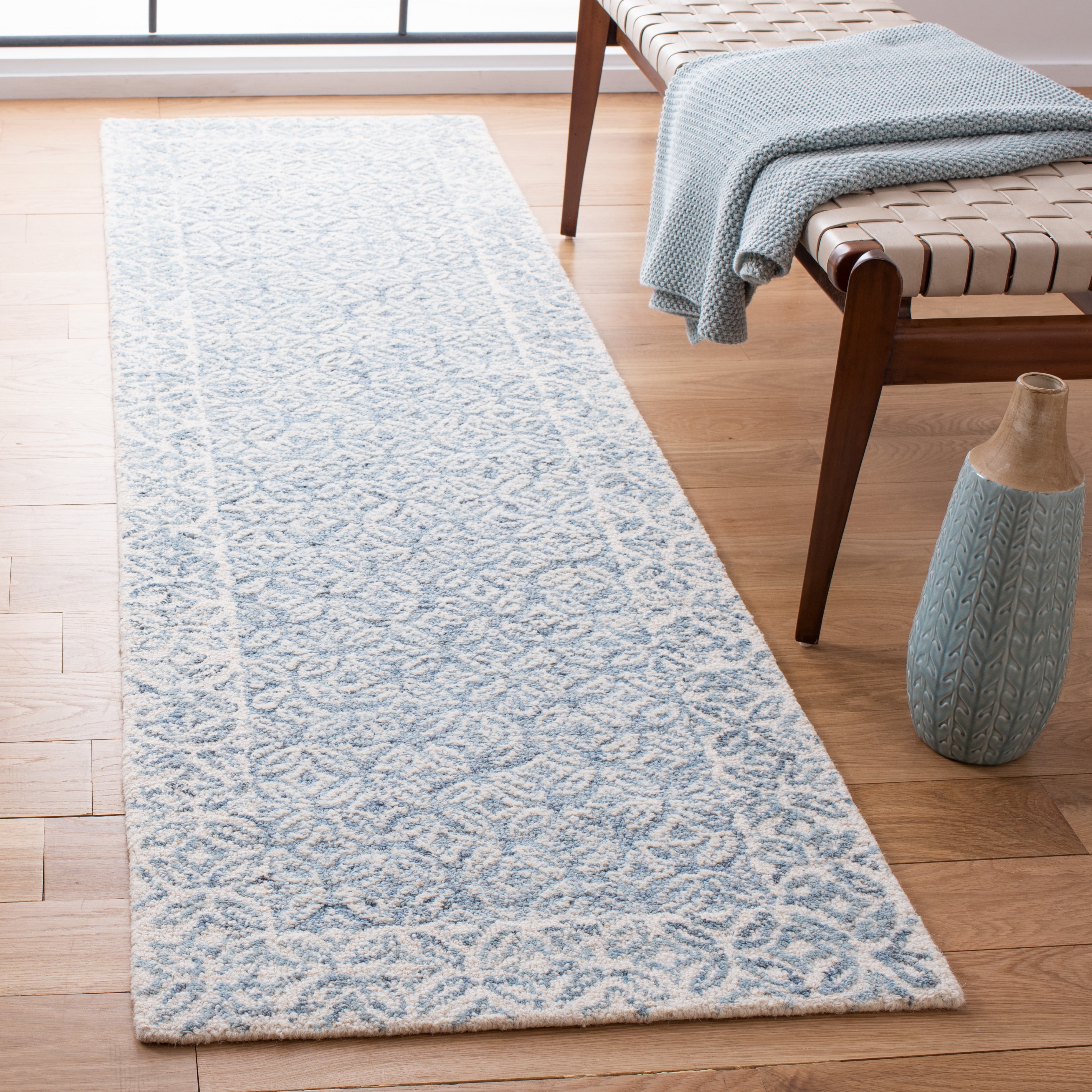 SAFAVIEH Abstract Annandale Geometric Runner Rug, Blue/Ivory, 2'3" x 6'