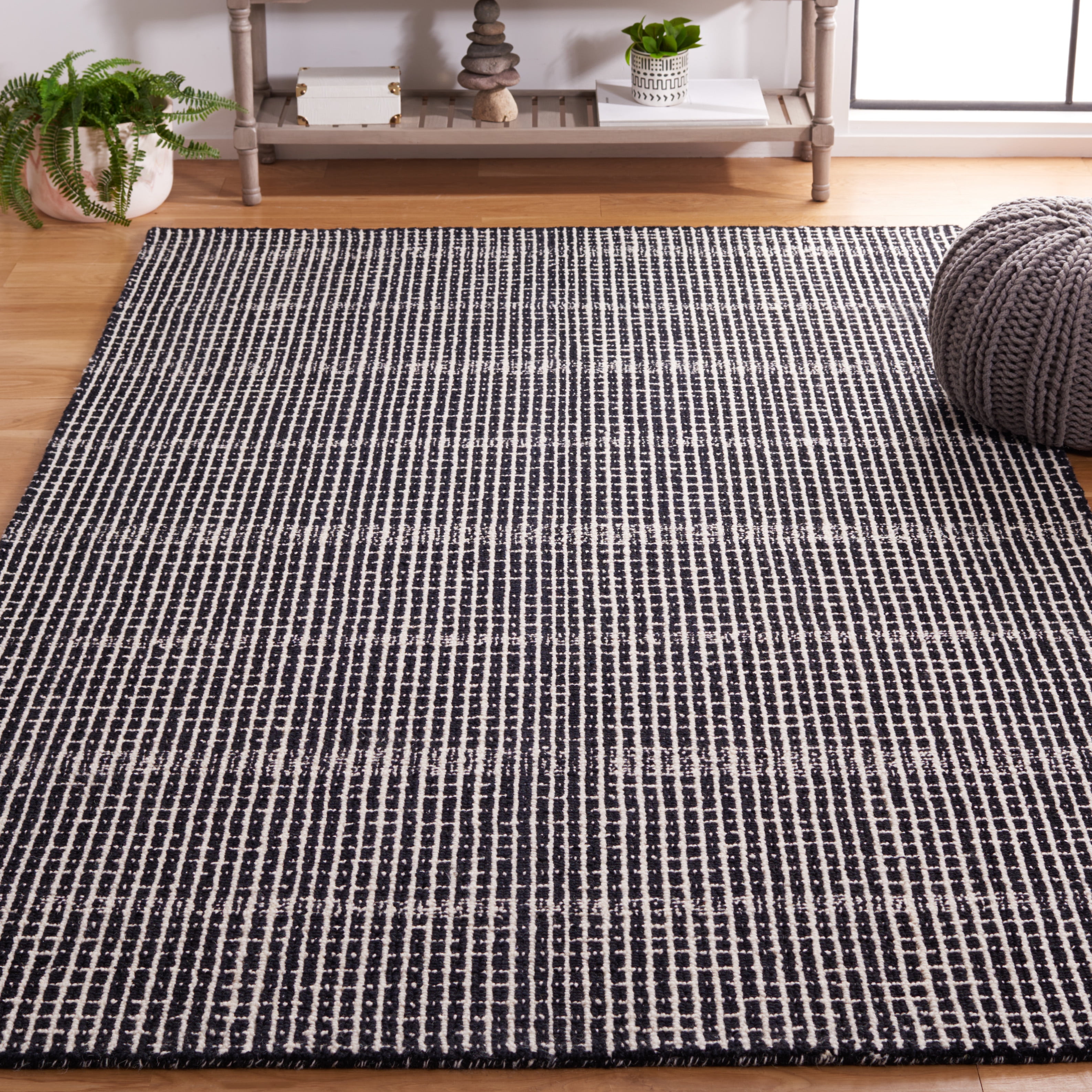 SAFAVIEH Abstract Becky Trellis Area Rug, Black/Ivory, 2'3" x 4'