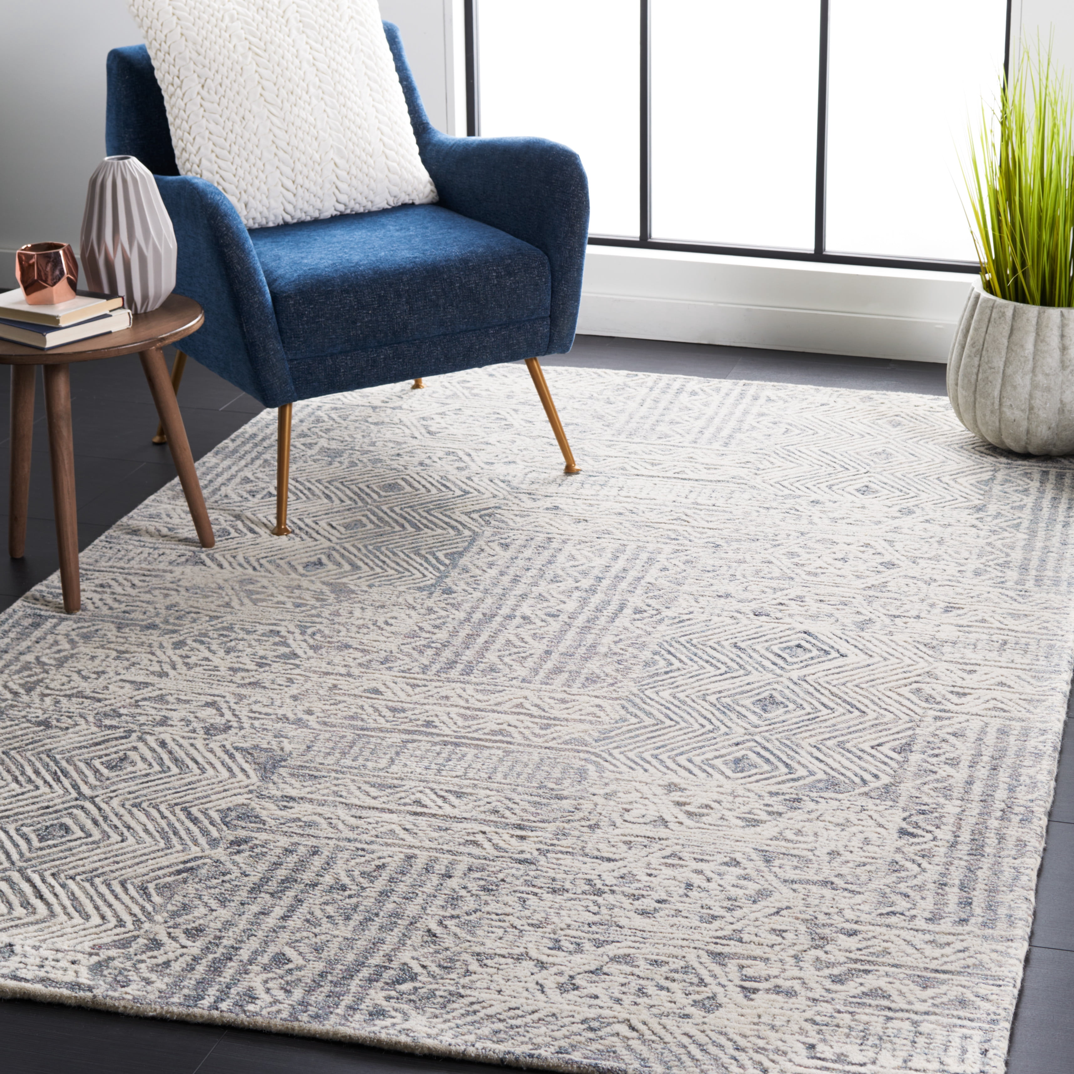 SAFAVIEH Abstract Cainneach Striped Wool Area Rug, Gray/Ivory, 4' x 6'