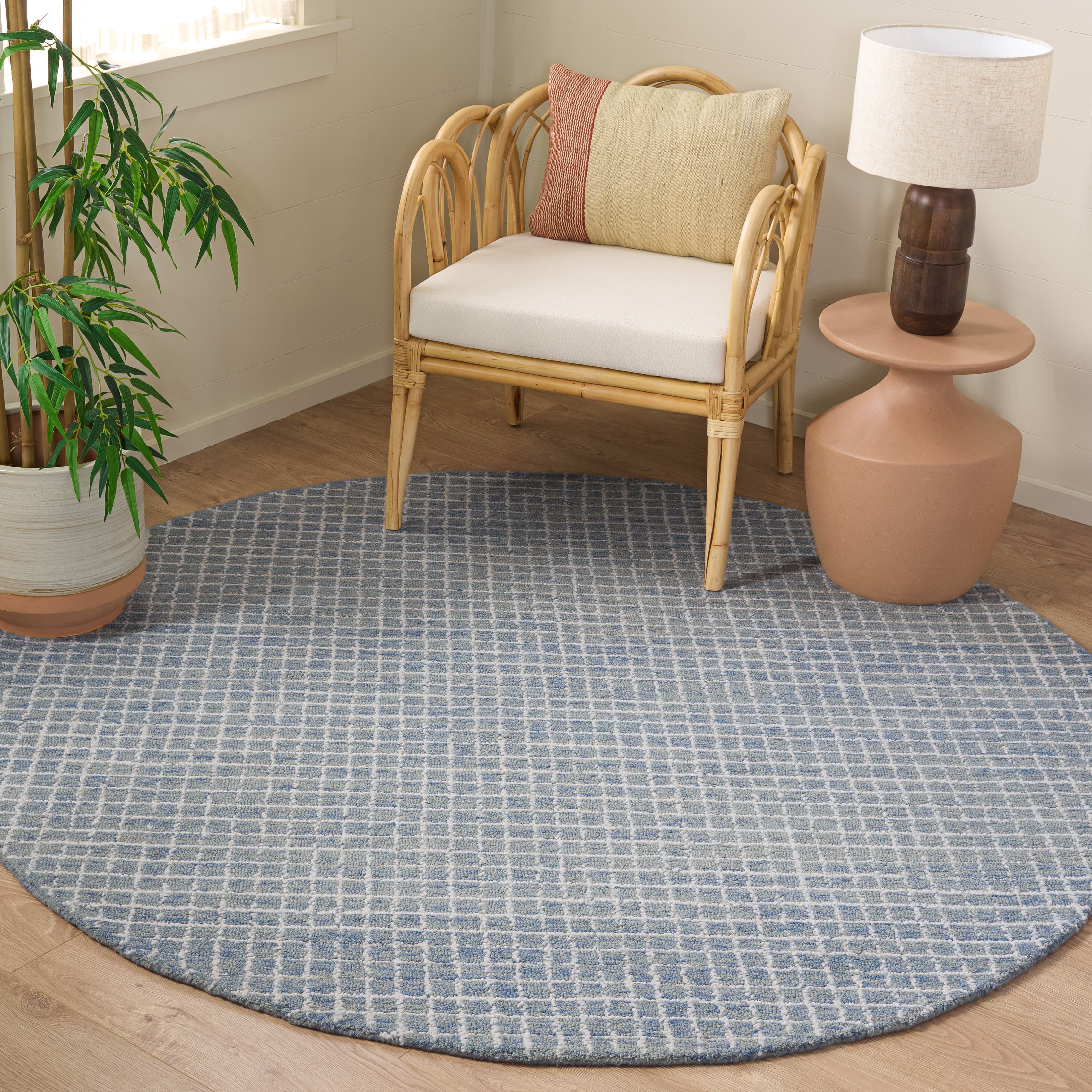 SAFAVIEH Abstract Careen Geometric Area Rug, Ivory/Blue, 6' x 6' Round