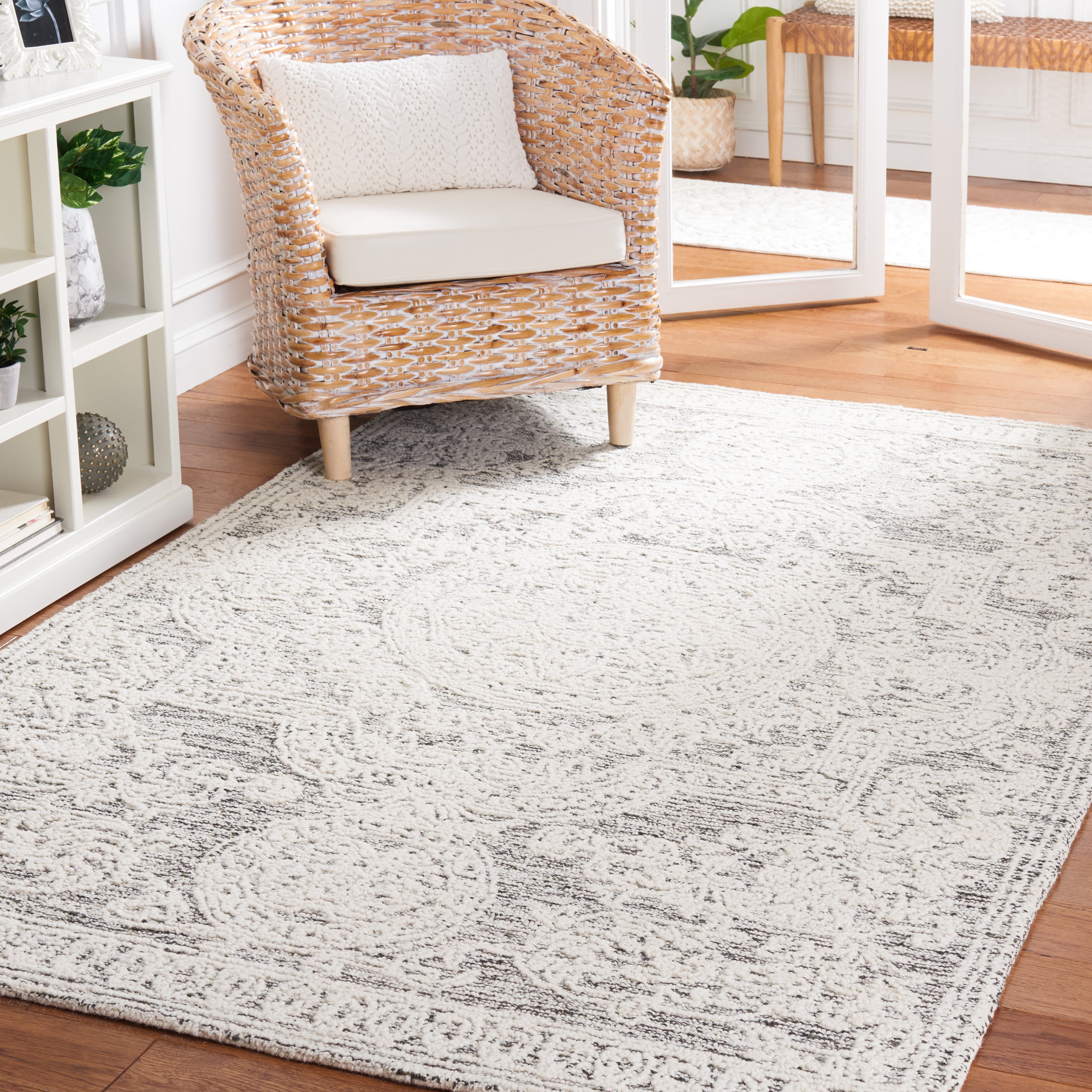 SAFAVIEH Abstract Carter Oriental Wool Area Rug, Ivory/Charcoal, 6' x 6' Square