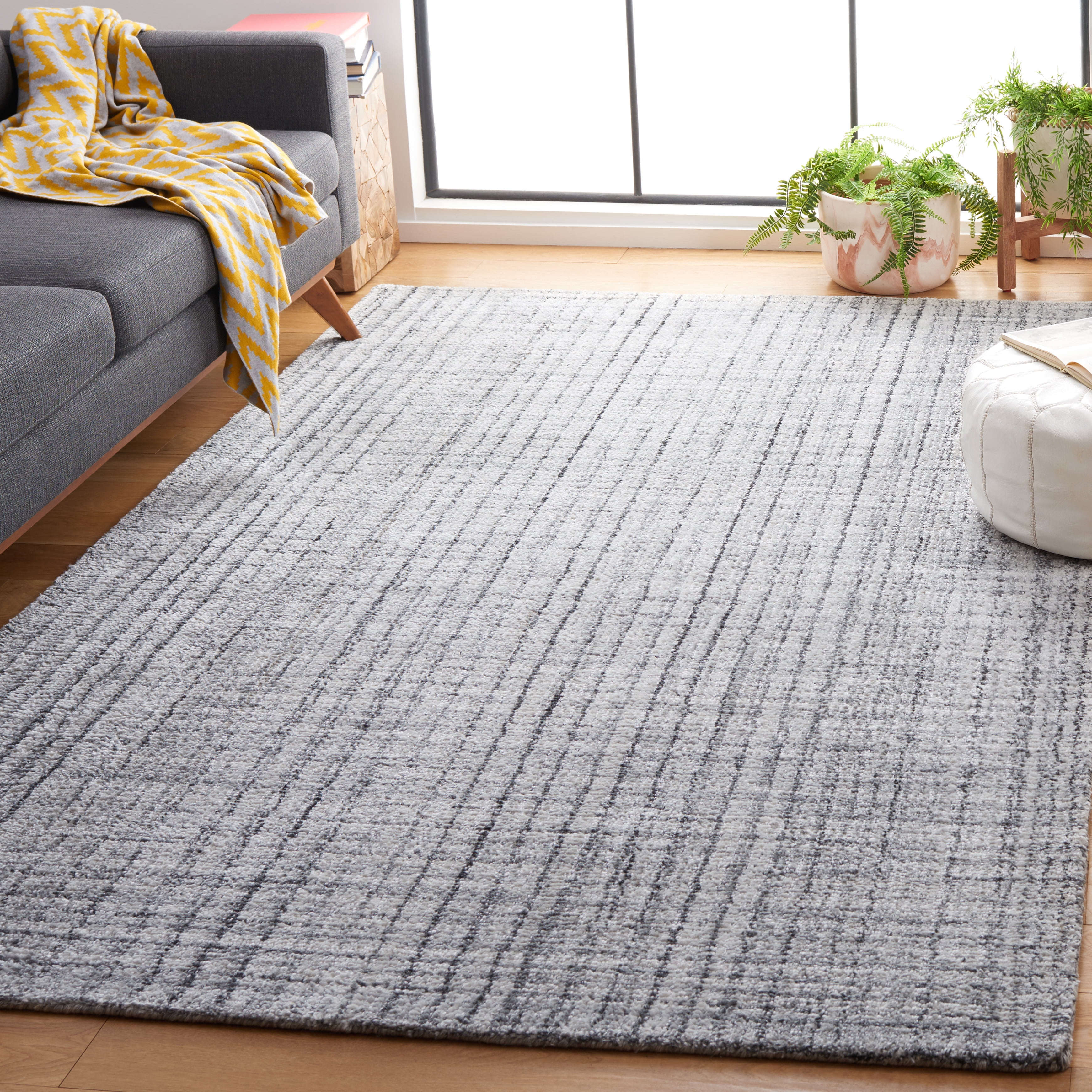 SAFAVIEH Abstract Charlie Striped Polyester Area Rug, Grey/Ivory, 4' x 6'