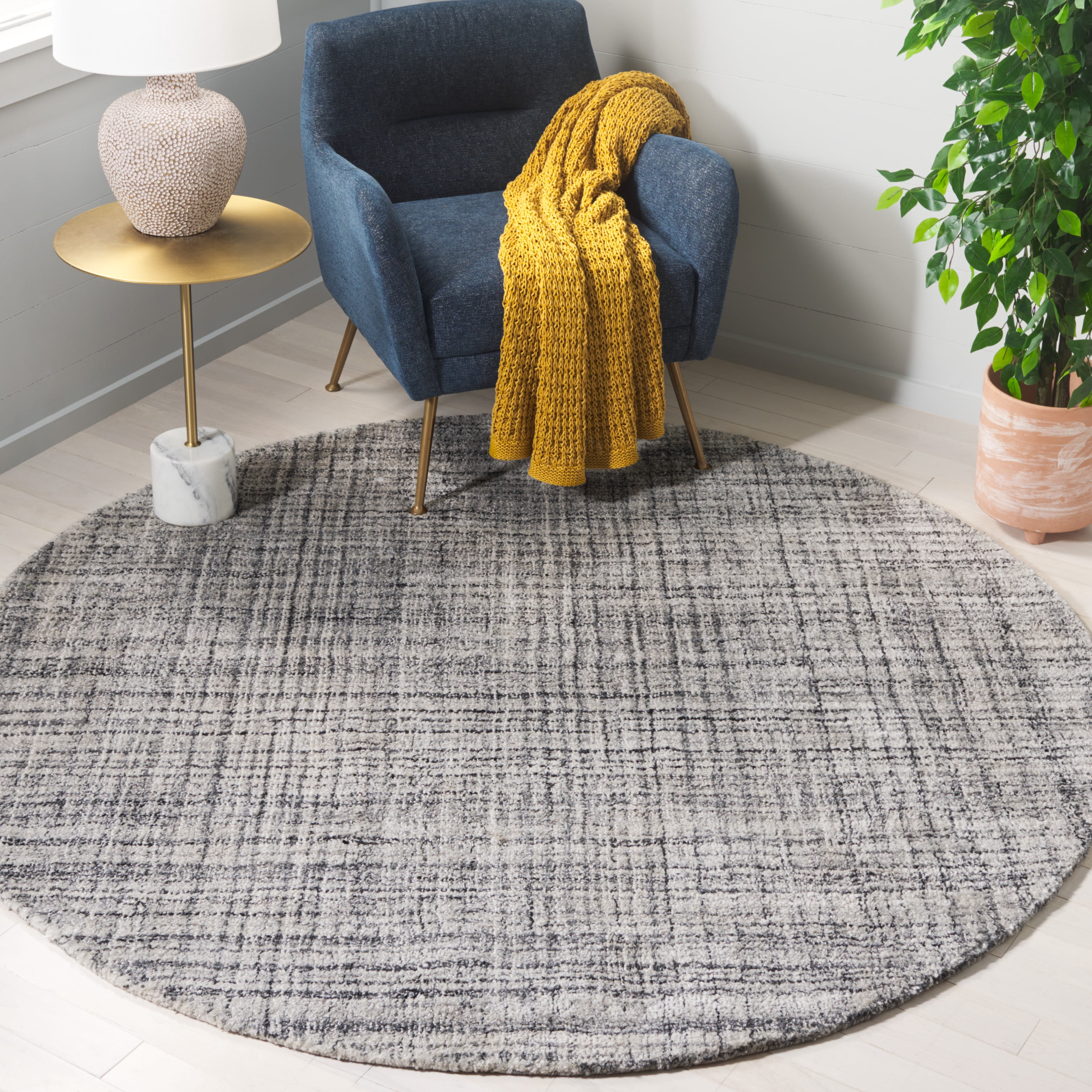 SAFAVIEH Abstract Charlie Striped Polyester Area Rug, Grey/Ivory, 6' x 6' Round