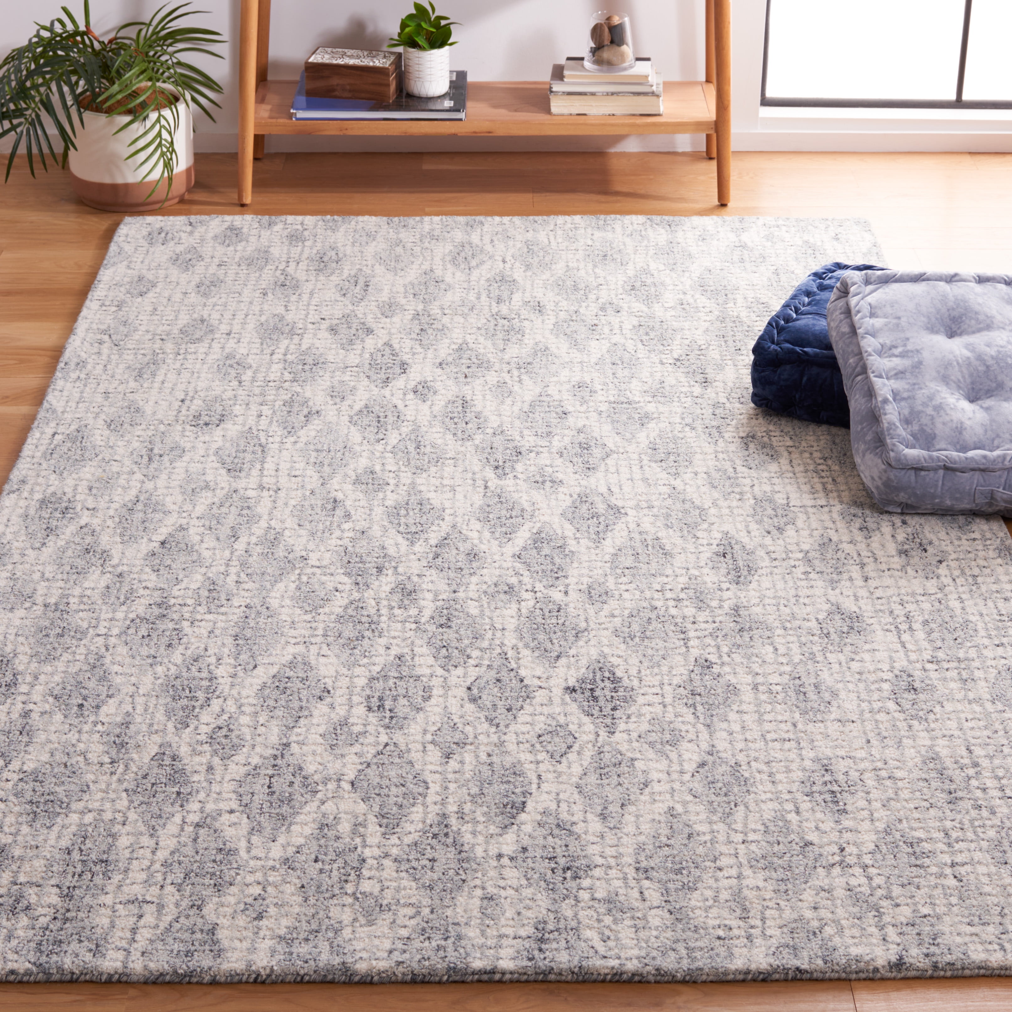 SAFAVIEH Abstract Darian Geometric Diamonds Area Rug, Gray/Ivory, 6' x 6' Square