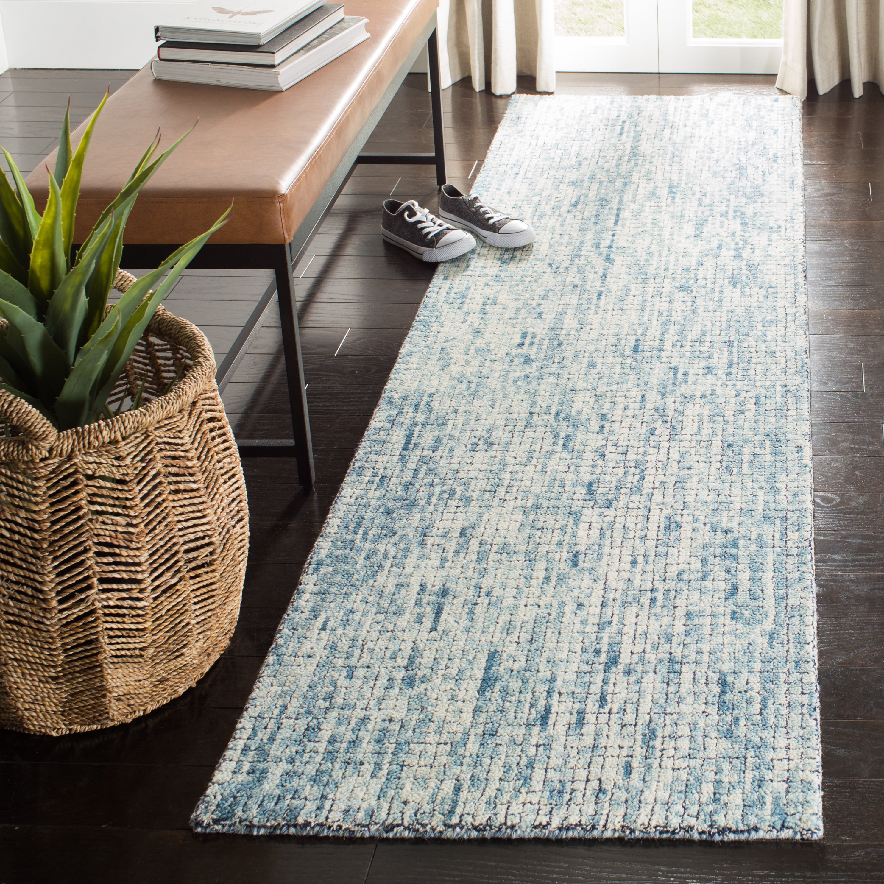 SAFAVIEH Abstract Devyn Geometric Wool Runner Rug, Ivory/Navy, 2'3" x 8'