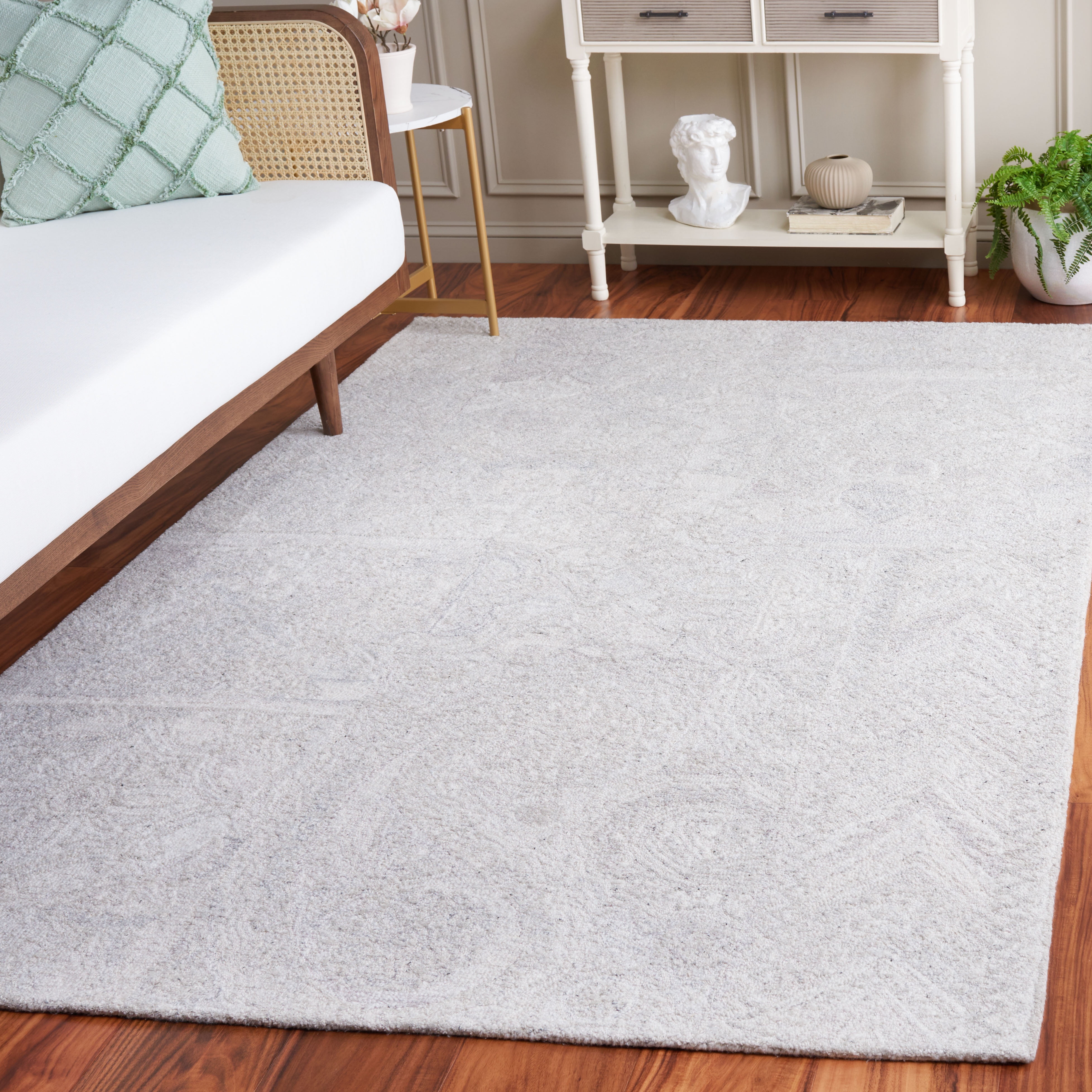 SAFAVIEH Abstract Gloria Geometric Area Rug, Gray/Ivory, 4' x 6'