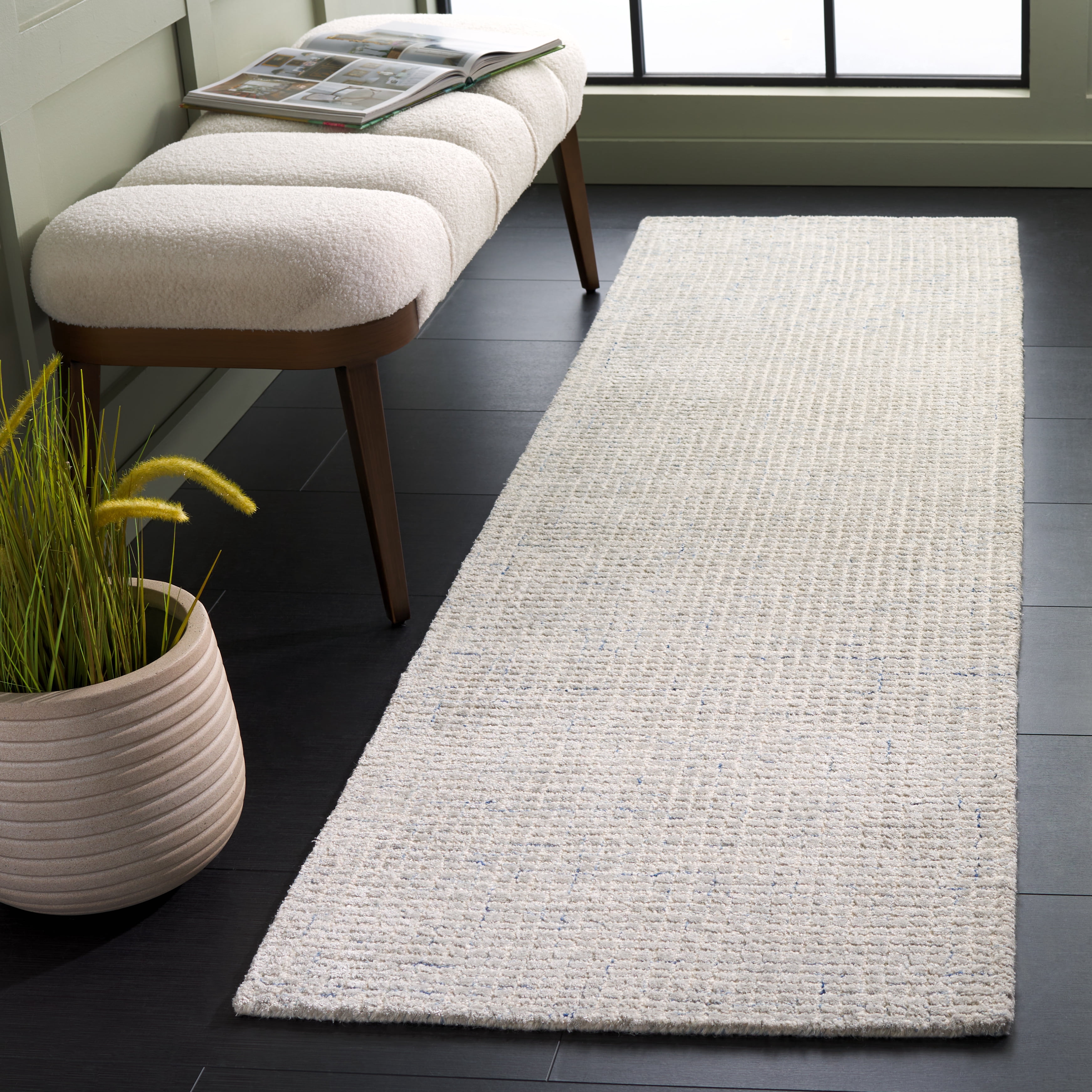 SAFAVIEH Abstract Keith Geometric Runner Rug, Silver/Blue, 2'3" x 8'
