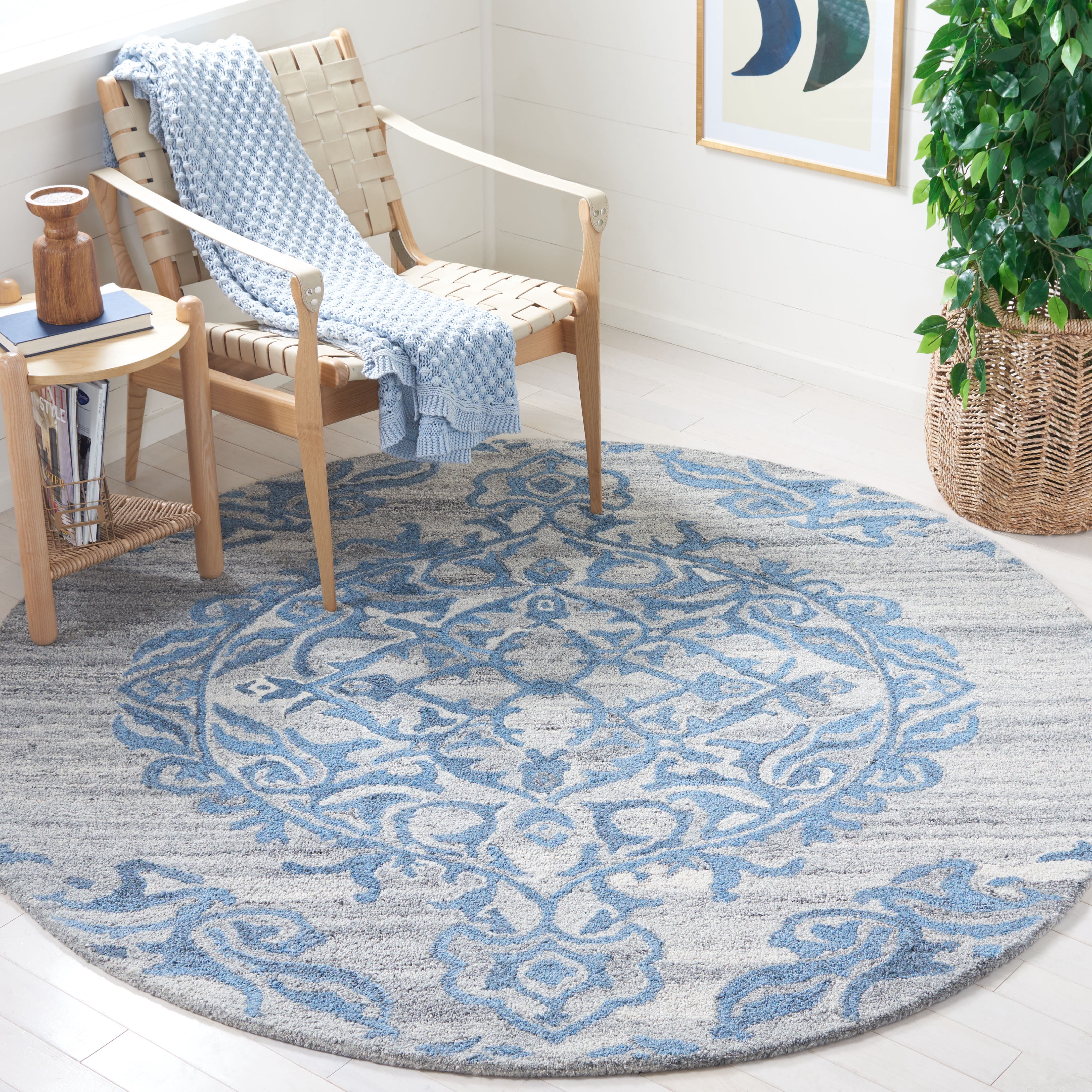 SAFAVIEH Abstract Ksenija Oriental Area Rug, Gray/Blue, 6' x 6' Round