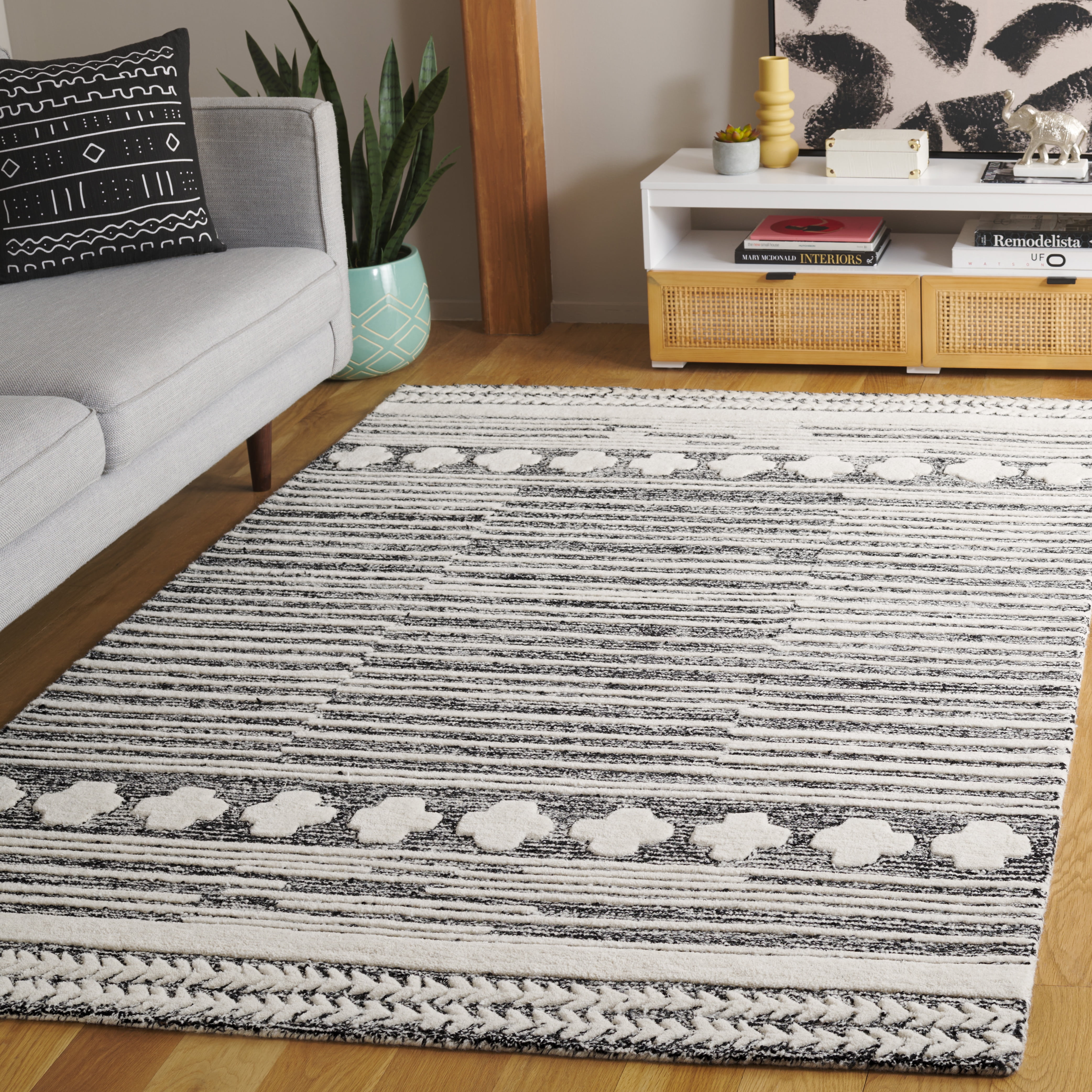 SAFAVIEH Abstract Layne Abstract Area Rug, Black/Ivory, 5' x 8'