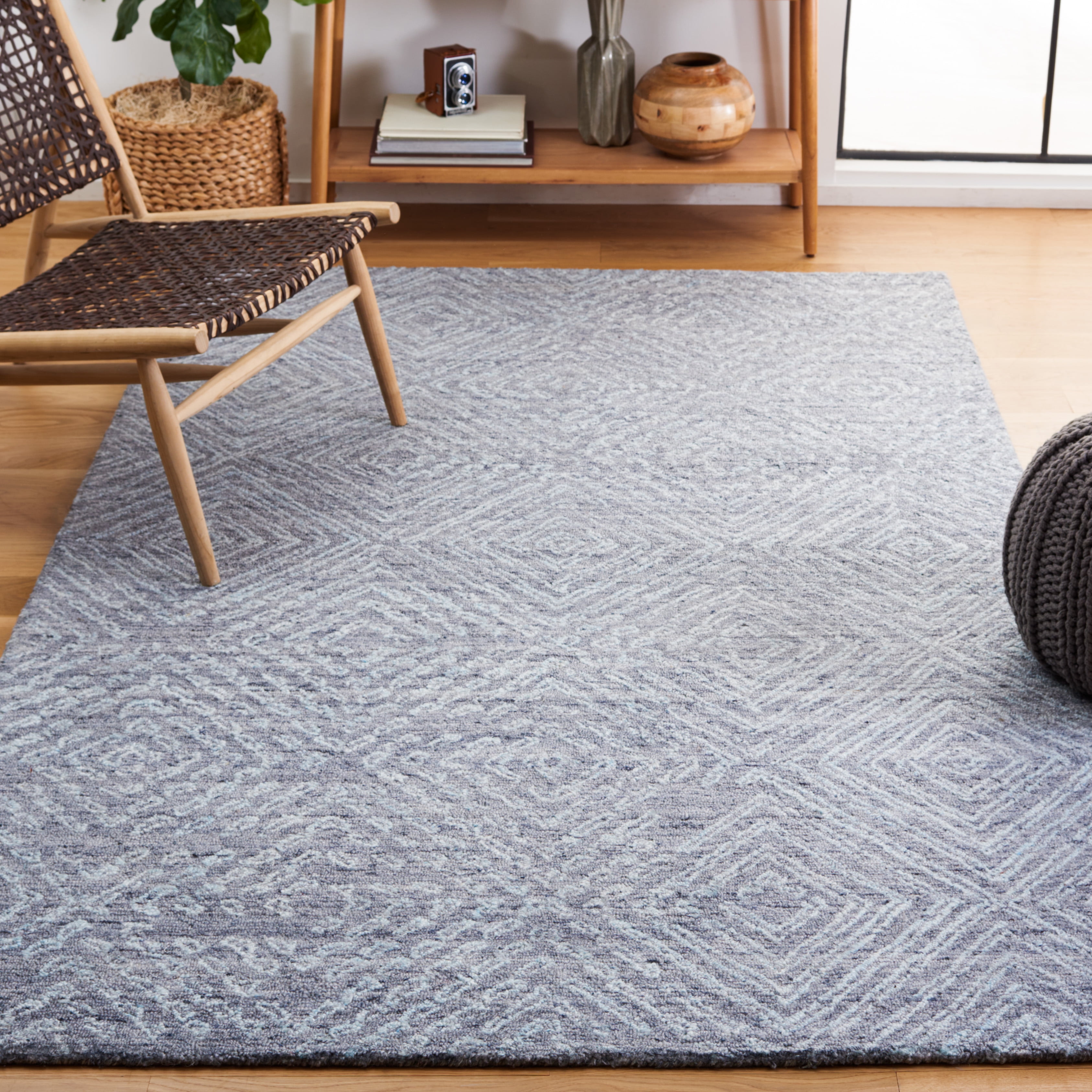 SAFAVIEH Abstract Lily Geometric Area Rug, Blue, 6' x 9'