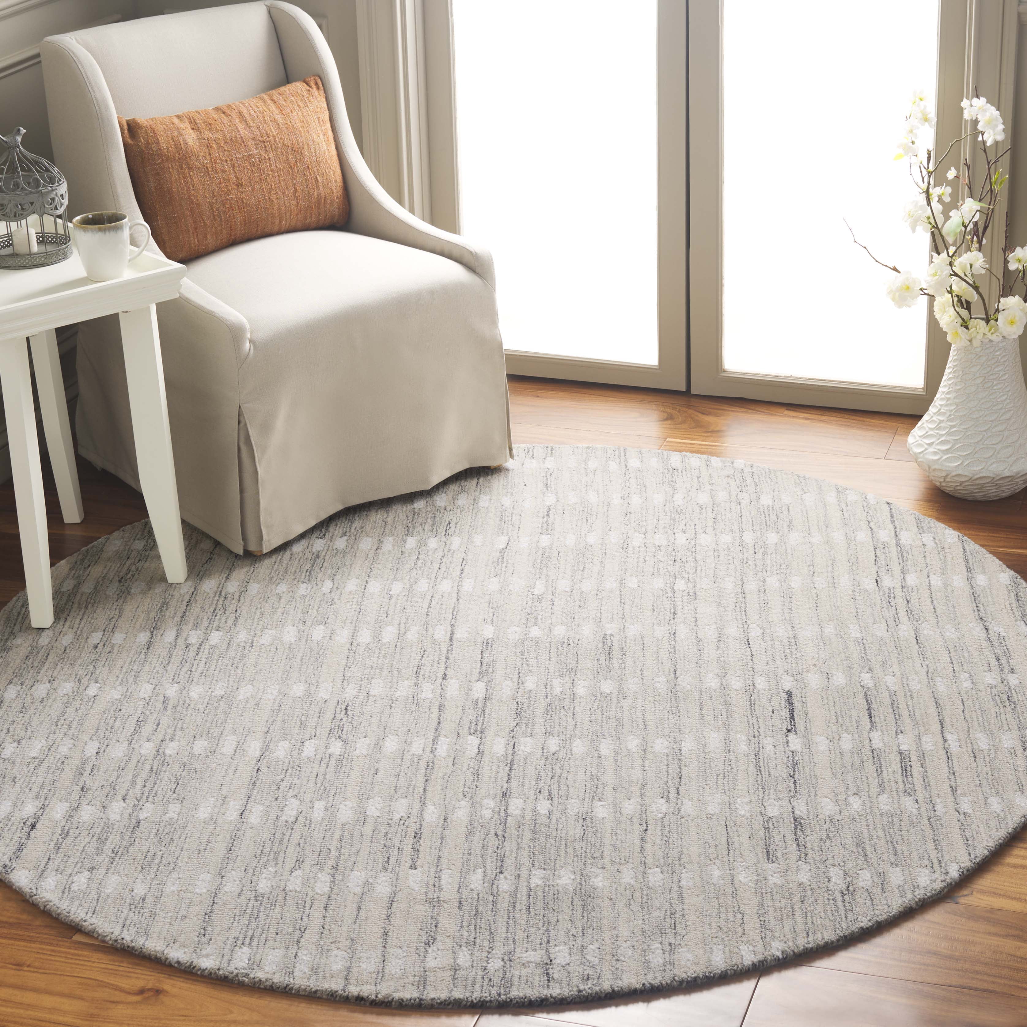SAFAVIEH Abstract Madrid Striped Geometric Area Rug, Silver/Ivory, 6' x 6' Round