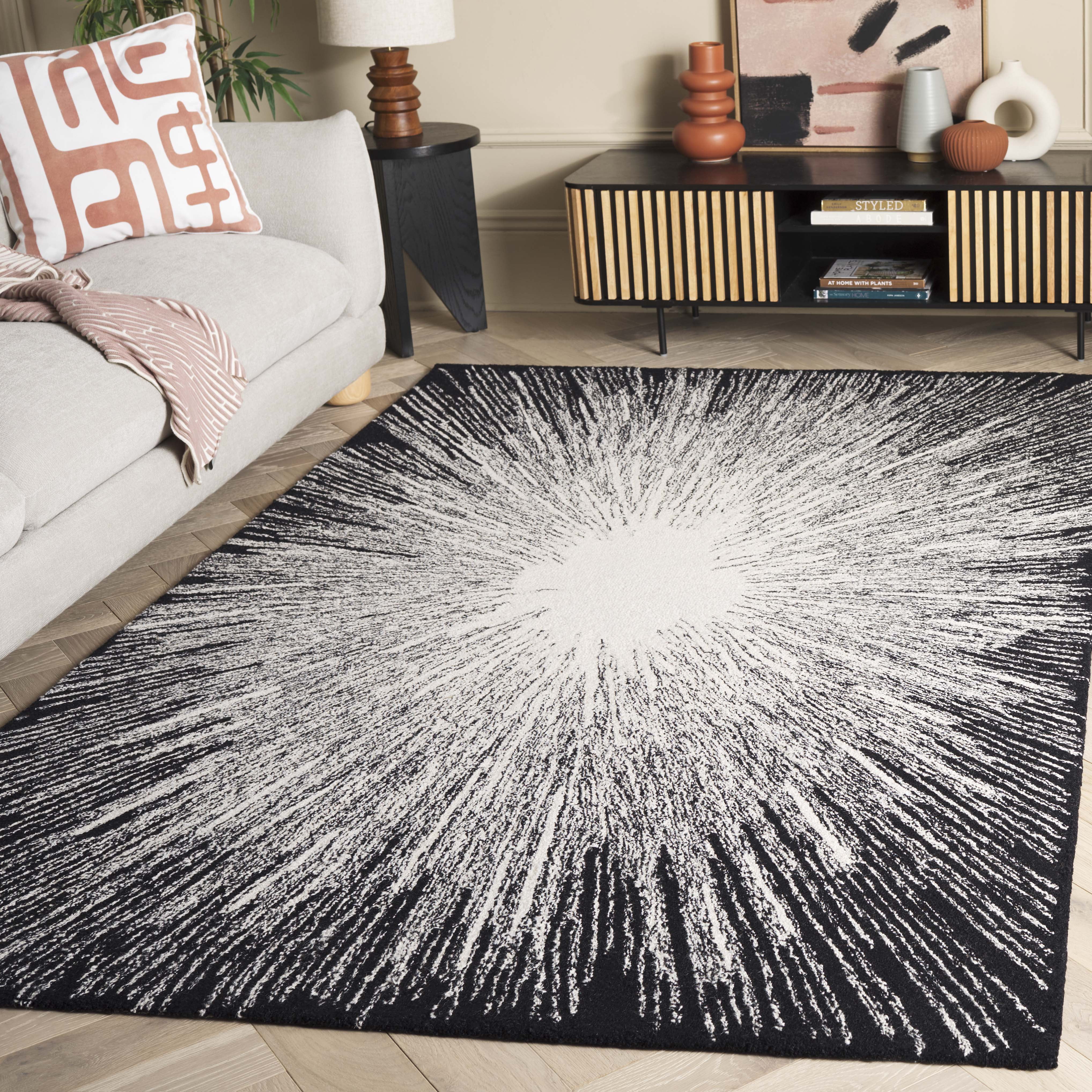 SAFAVIEH Abstract Olivera Radiate Area Rug, Ivory/Black, 4' x 6'