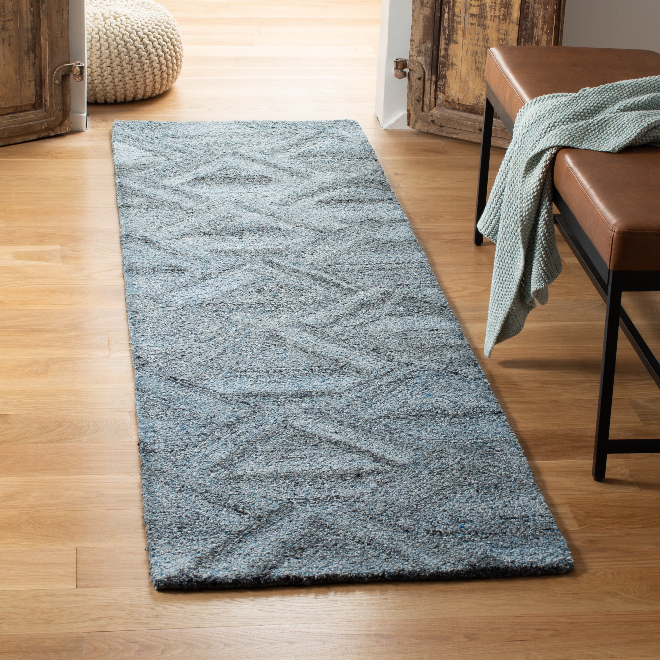 SAFAVIEH Abstract Phillis Geometric Runner Rug, Blue/Black, 2'3" x 8'