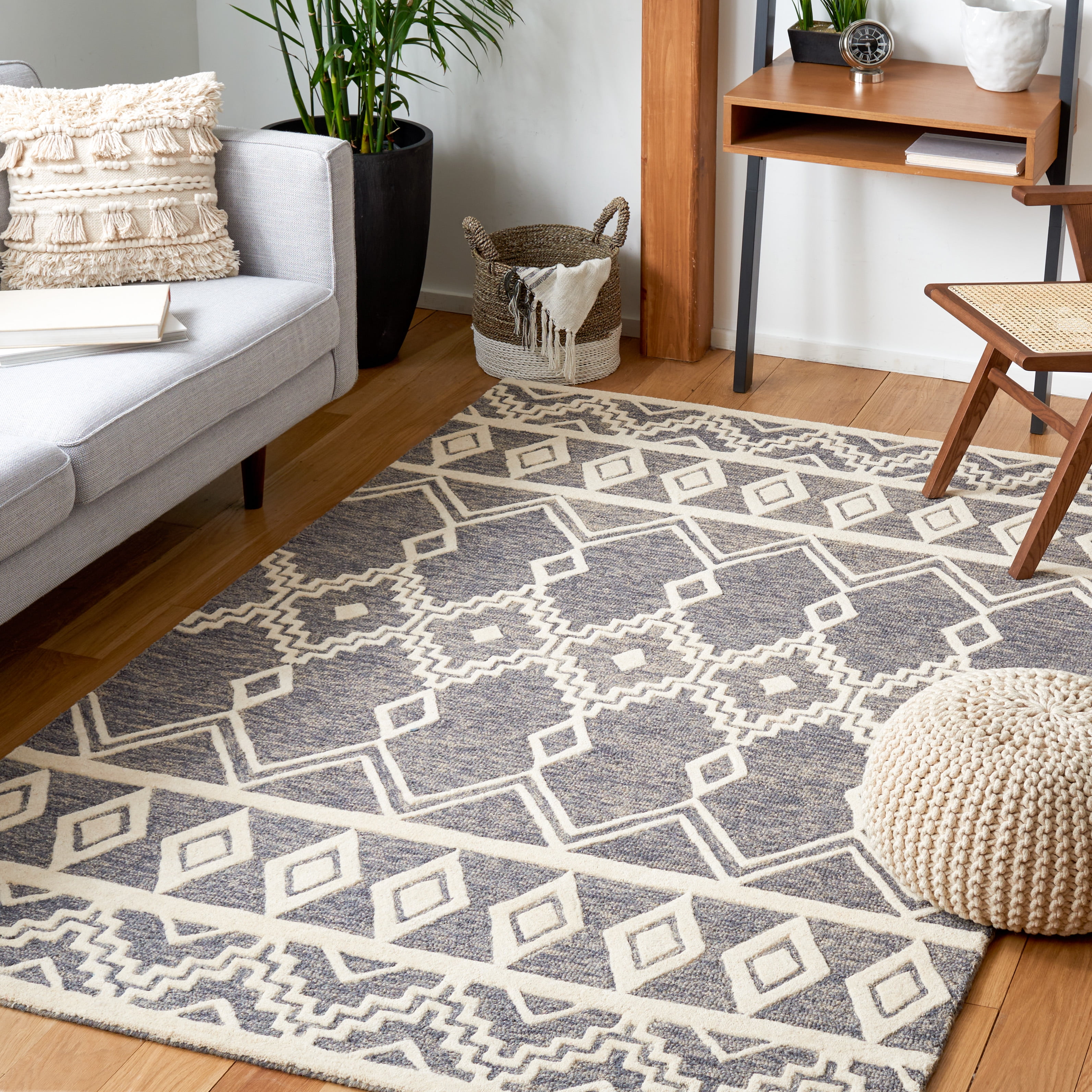 SAFAVIEH Abstract Torrey Geometric Wool Area Rug, Gray/Ivory, 6' x 6' Square