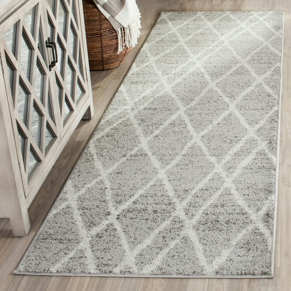 SAFAVIEH Adirondack Cody Geometric Runner Rug, Ivory/Silver, 2'6" x 6'