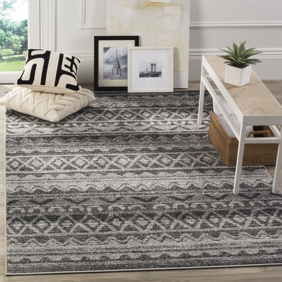 SAFAVIEH Adirondack Emil Southwestern Area Rug, Ivory/Charcoal, 4' x 6'