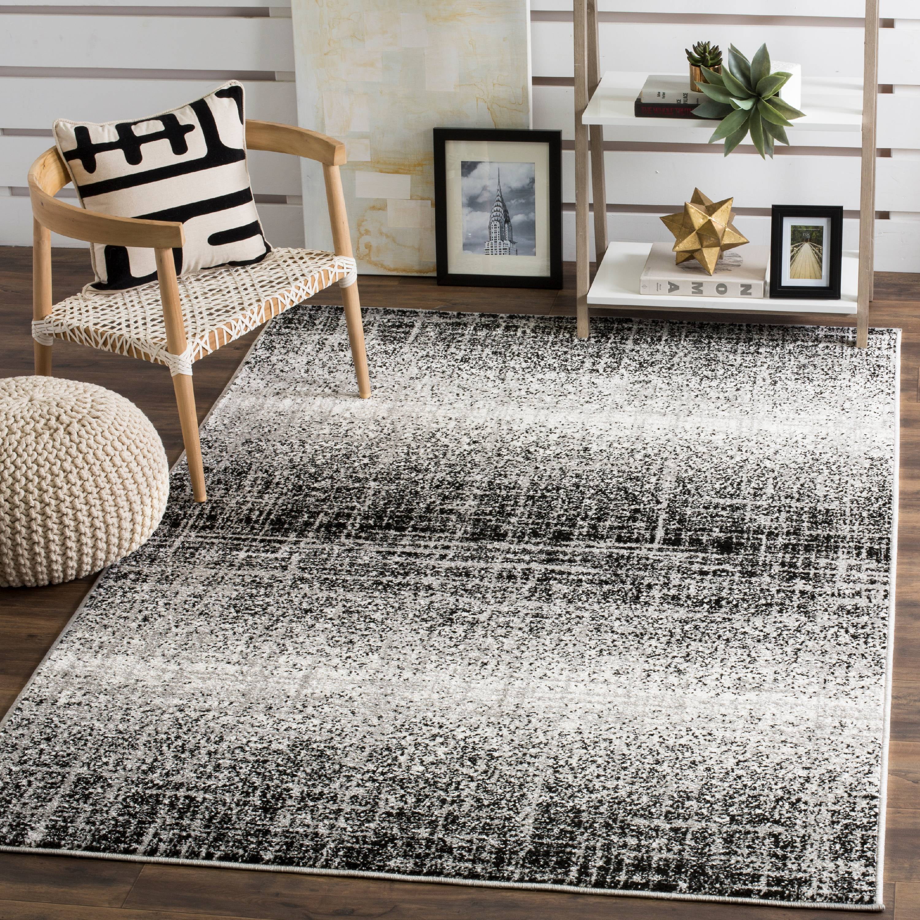 Adirondack Silver and Black 4'x4' Square Synthetic Area Rug