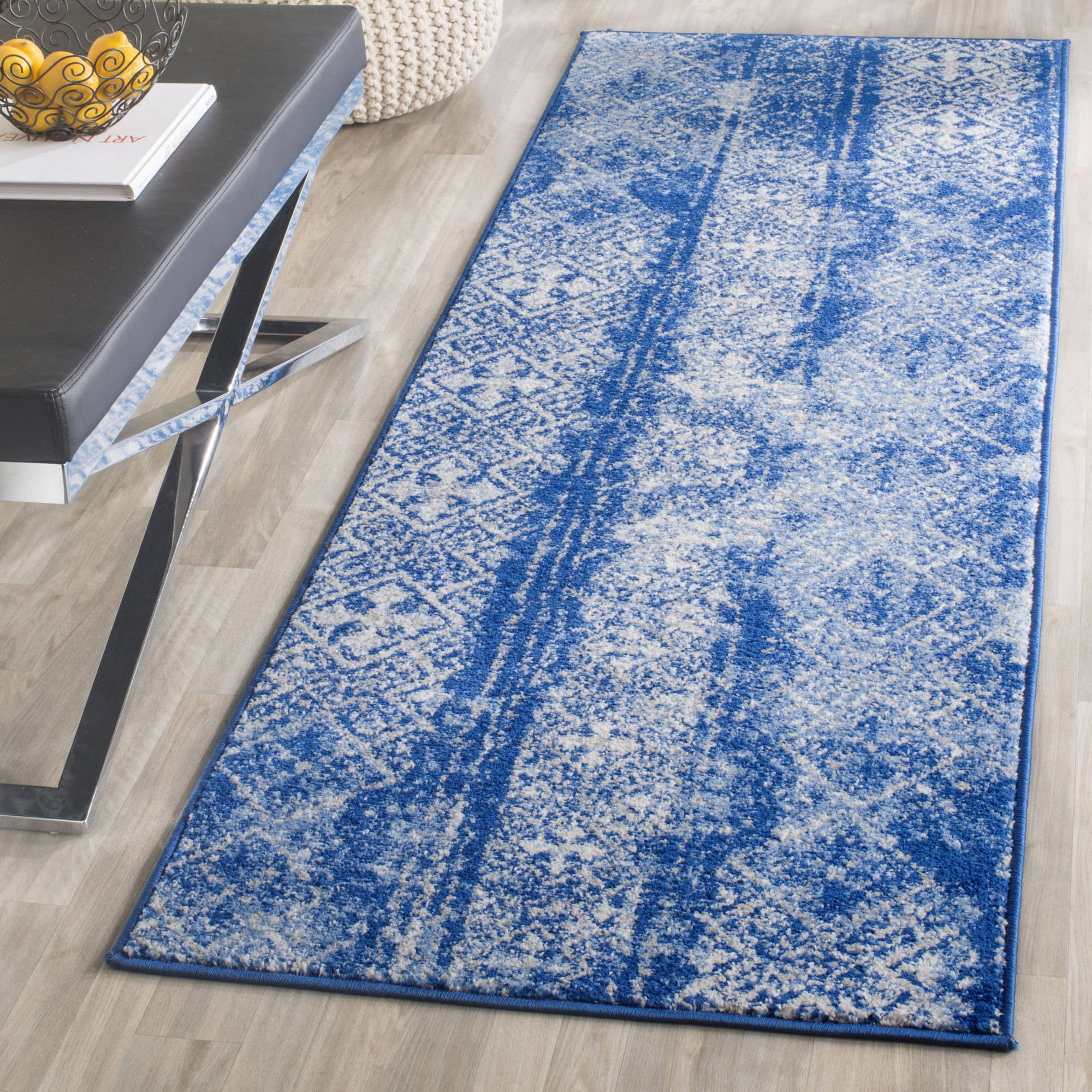 SAFAVIEH Adirondack Montague Geometric Runner Rug, Black/Silver, 2'6" x 8'