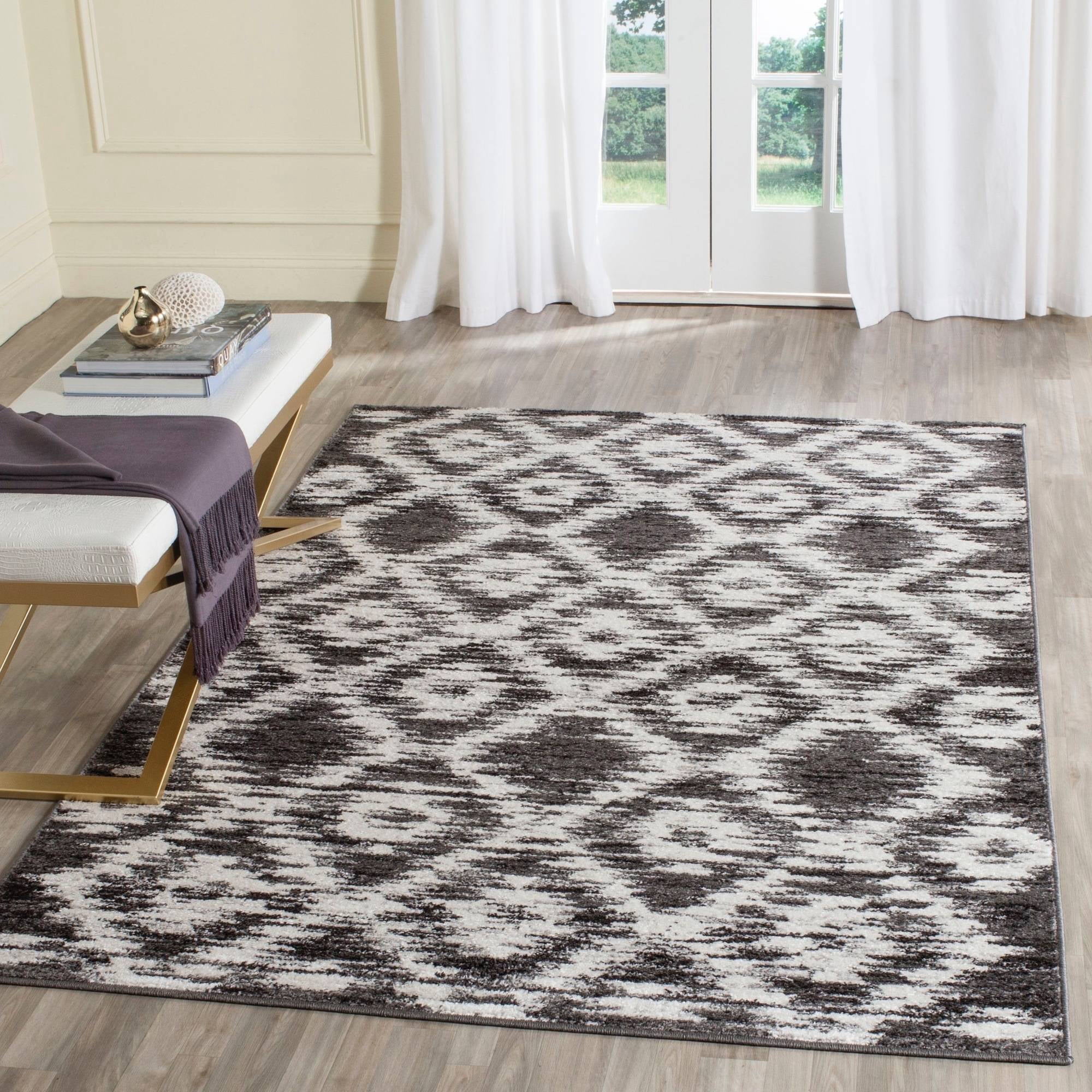SAFAVIEH Adirondack Valentin Geometric Area Rug, Charcoal/Ivory, 5'1" x 7'6"