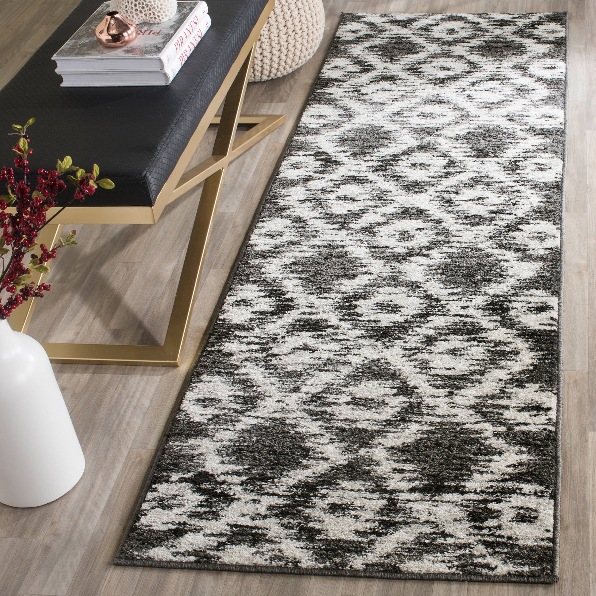SAFAVIEH Adirondack Valentin Geometric Runner Rug, Charcoal/Ivory, 2'6" x 8'