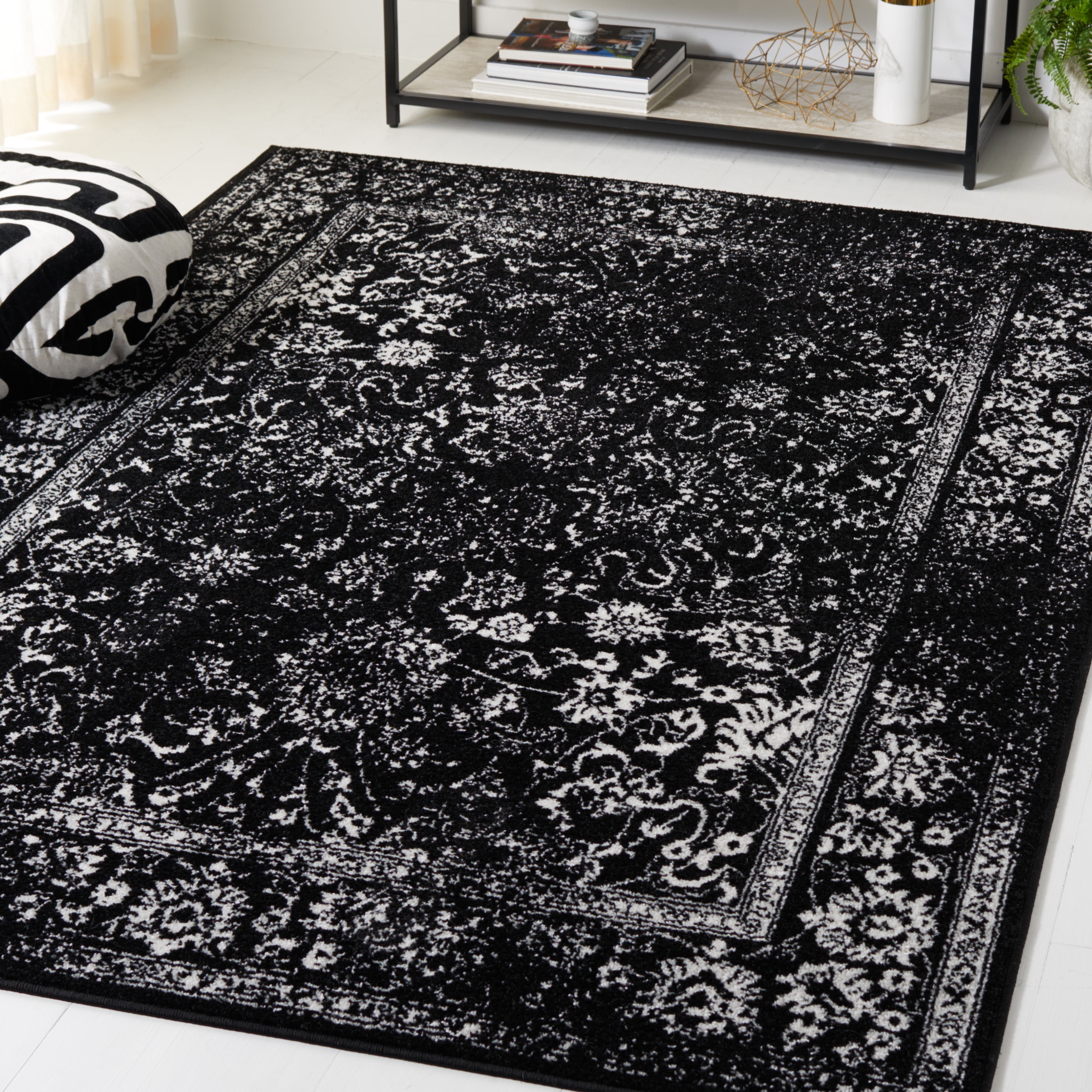 SAFAVIEH Adirondack Wyatt Traditional Distressed Area Rug, Black/Ivory, 4' x 4' Square - Transitional Modern Design, Black & Ivory, Ideal for Living Room, Bedroom, Dining Space
