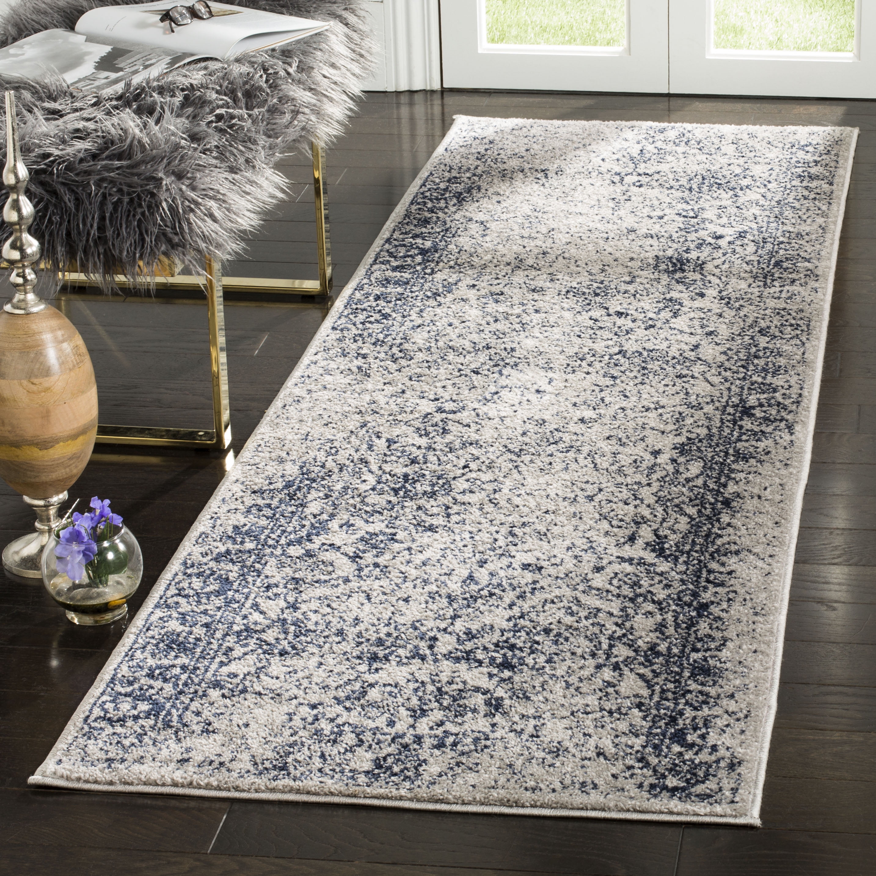 SAFAVIEH Adirondack Wyatt Traditional Runner Rug, Grey/Navy, 2'6" X 8 ...